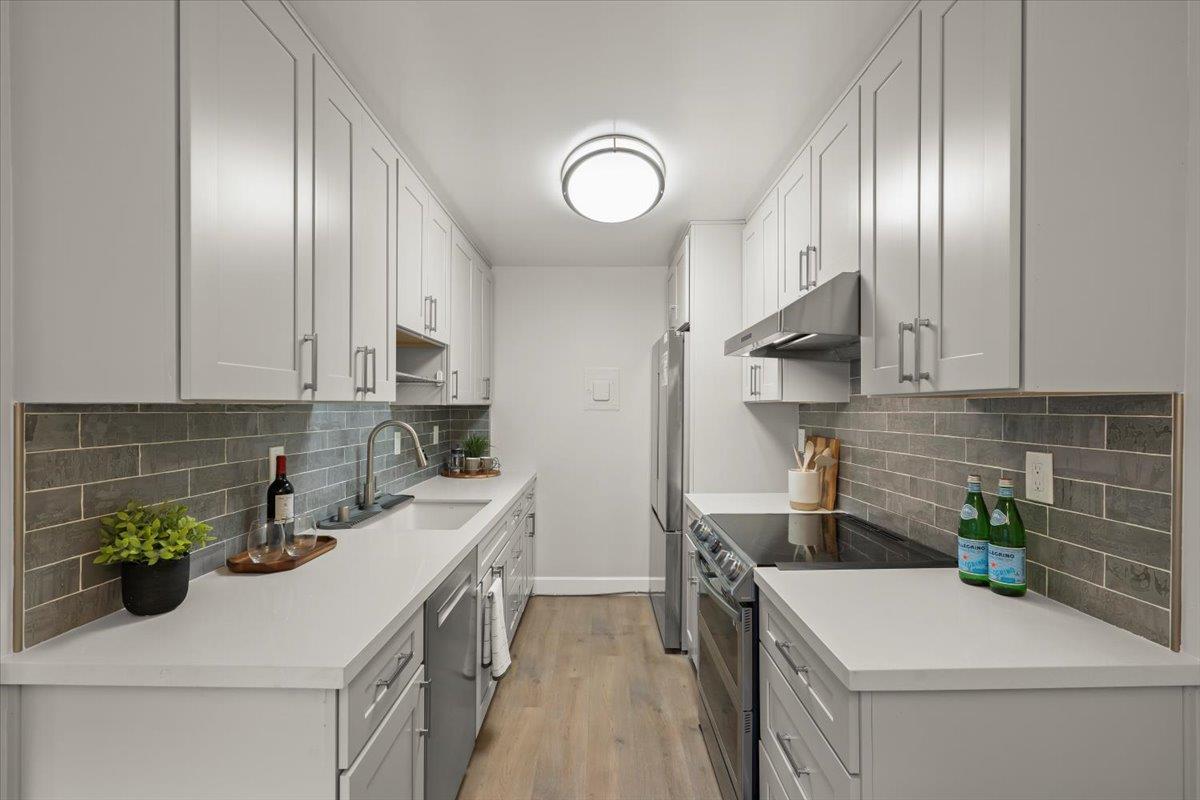 2466 West Bayshore Road 5