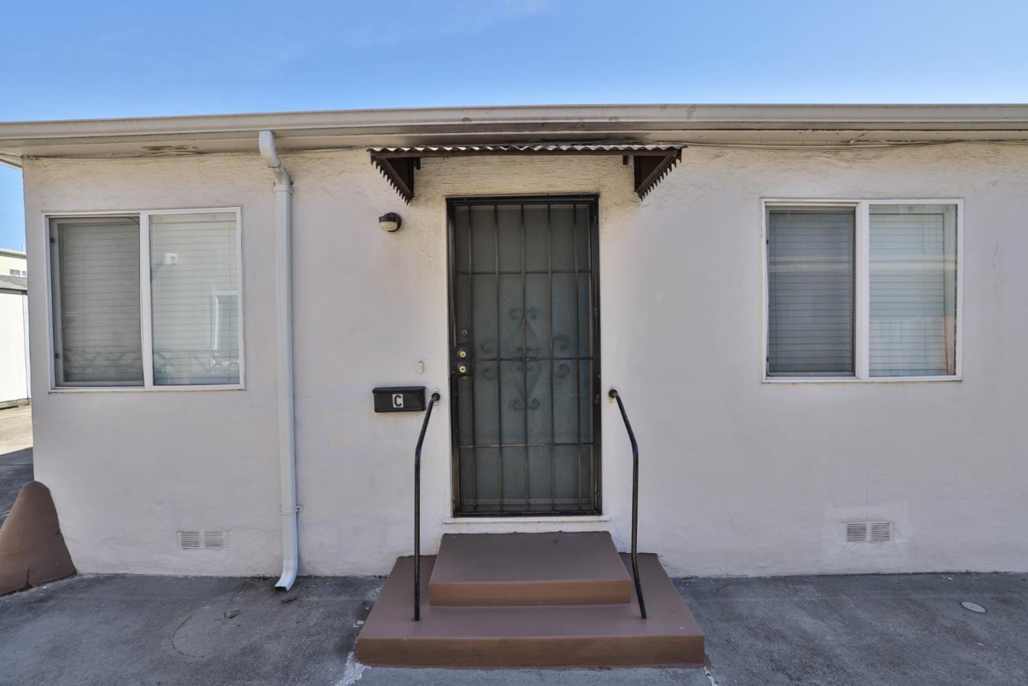 1431 Dwight Way