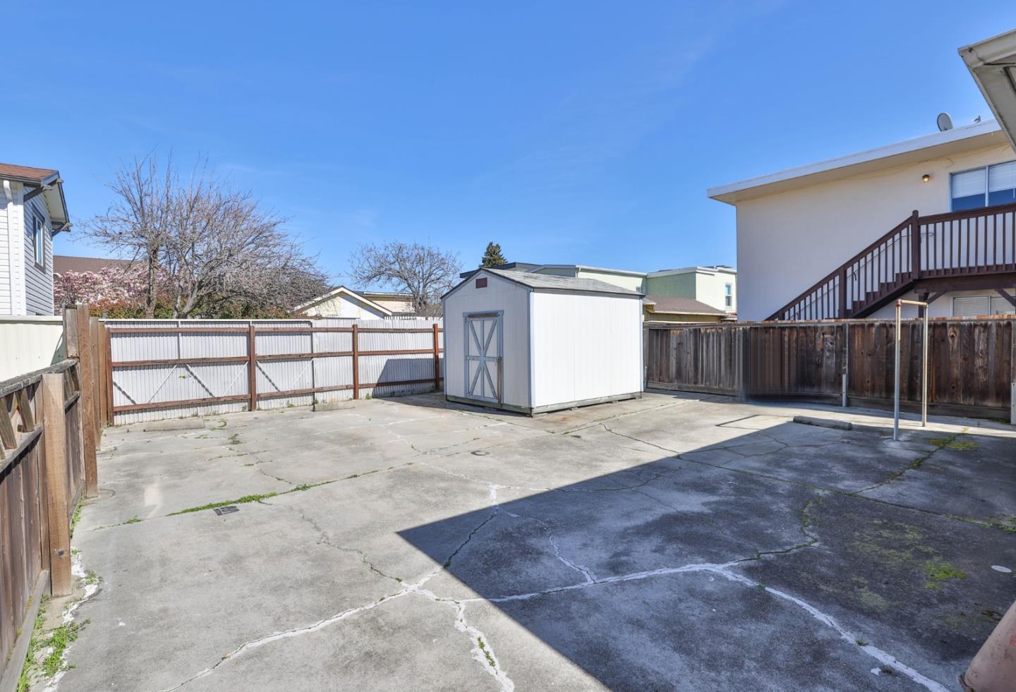 1431 Dwight Way