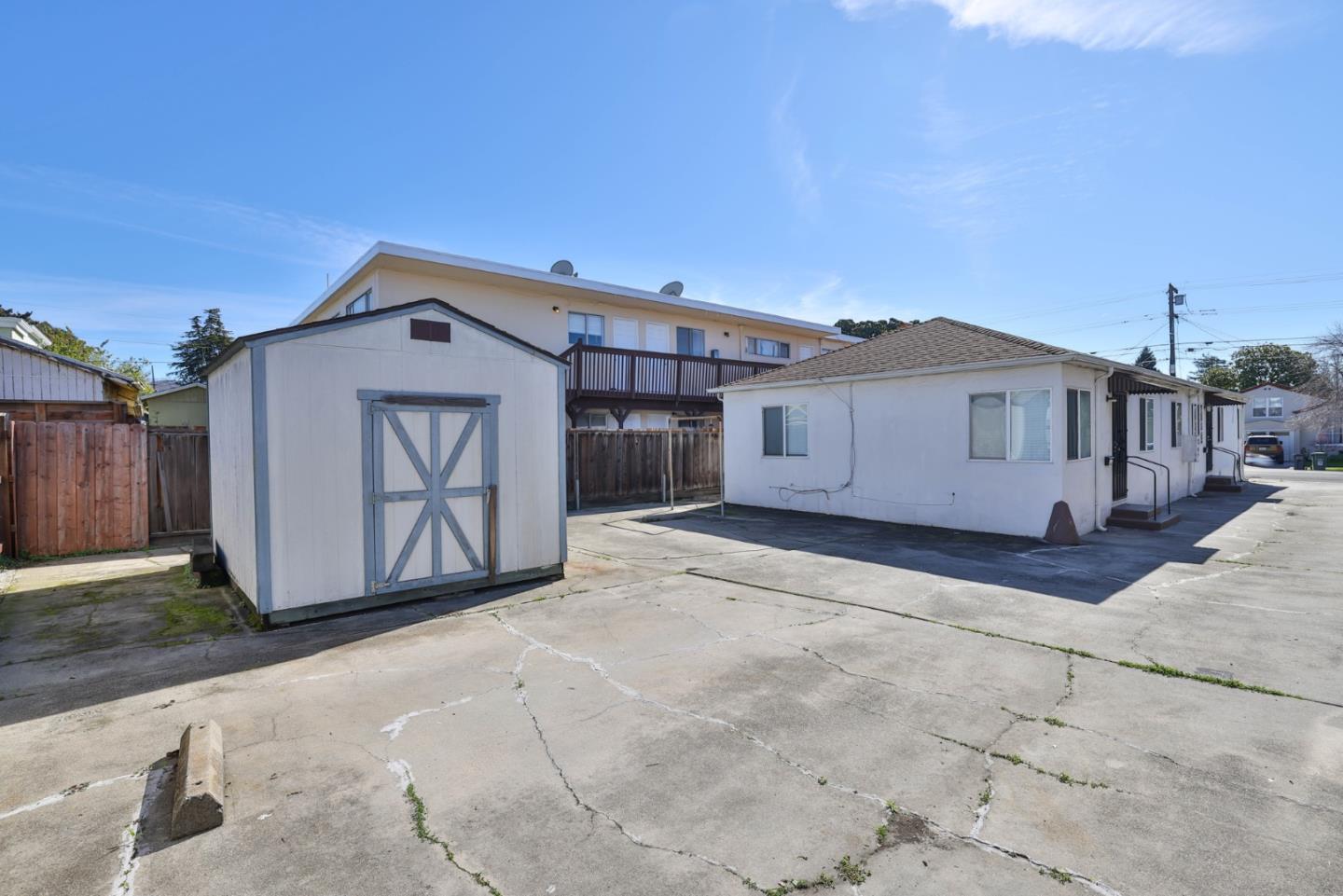 1431 Dwight Way