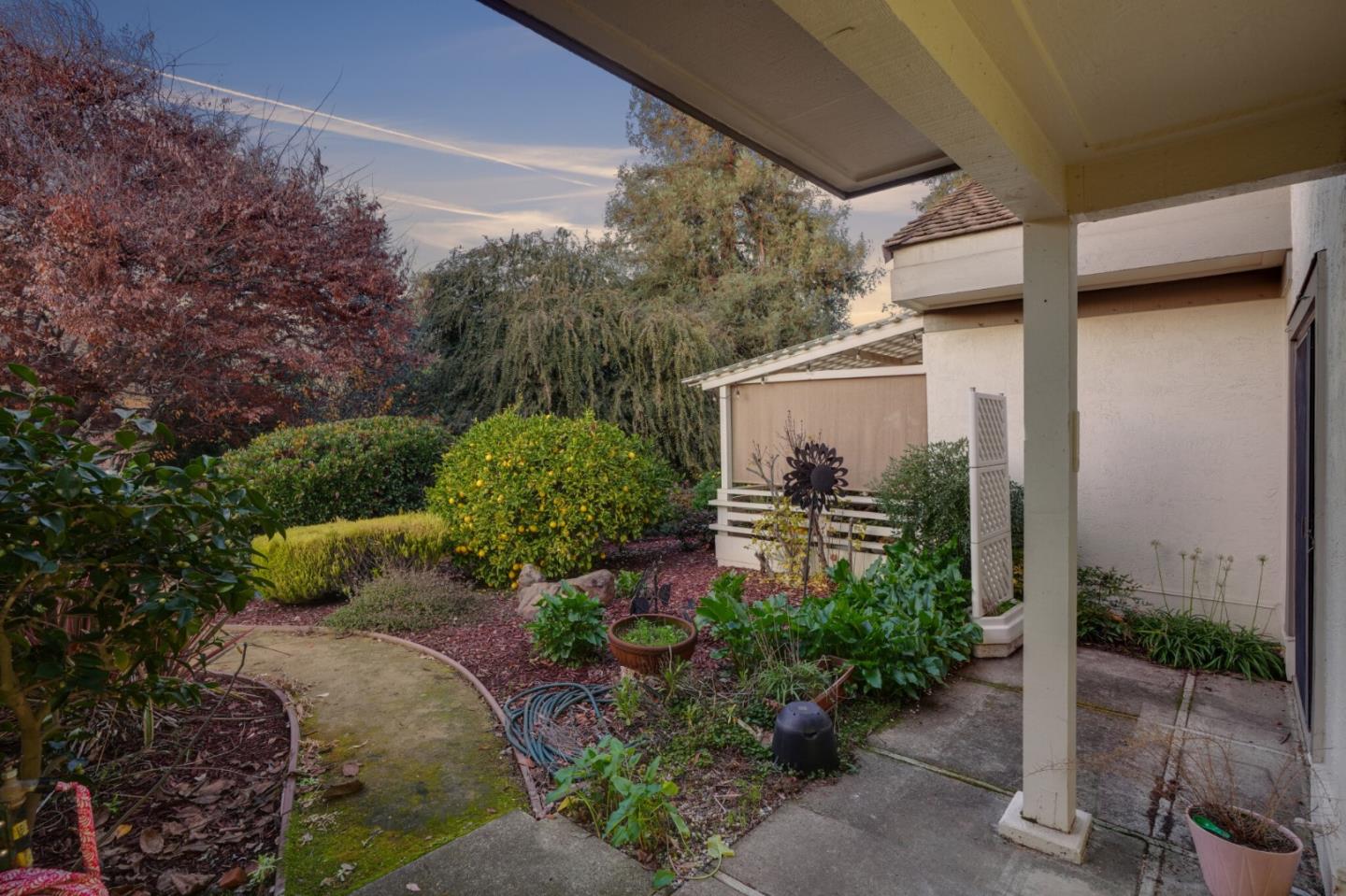 6041 Montgomery Bend