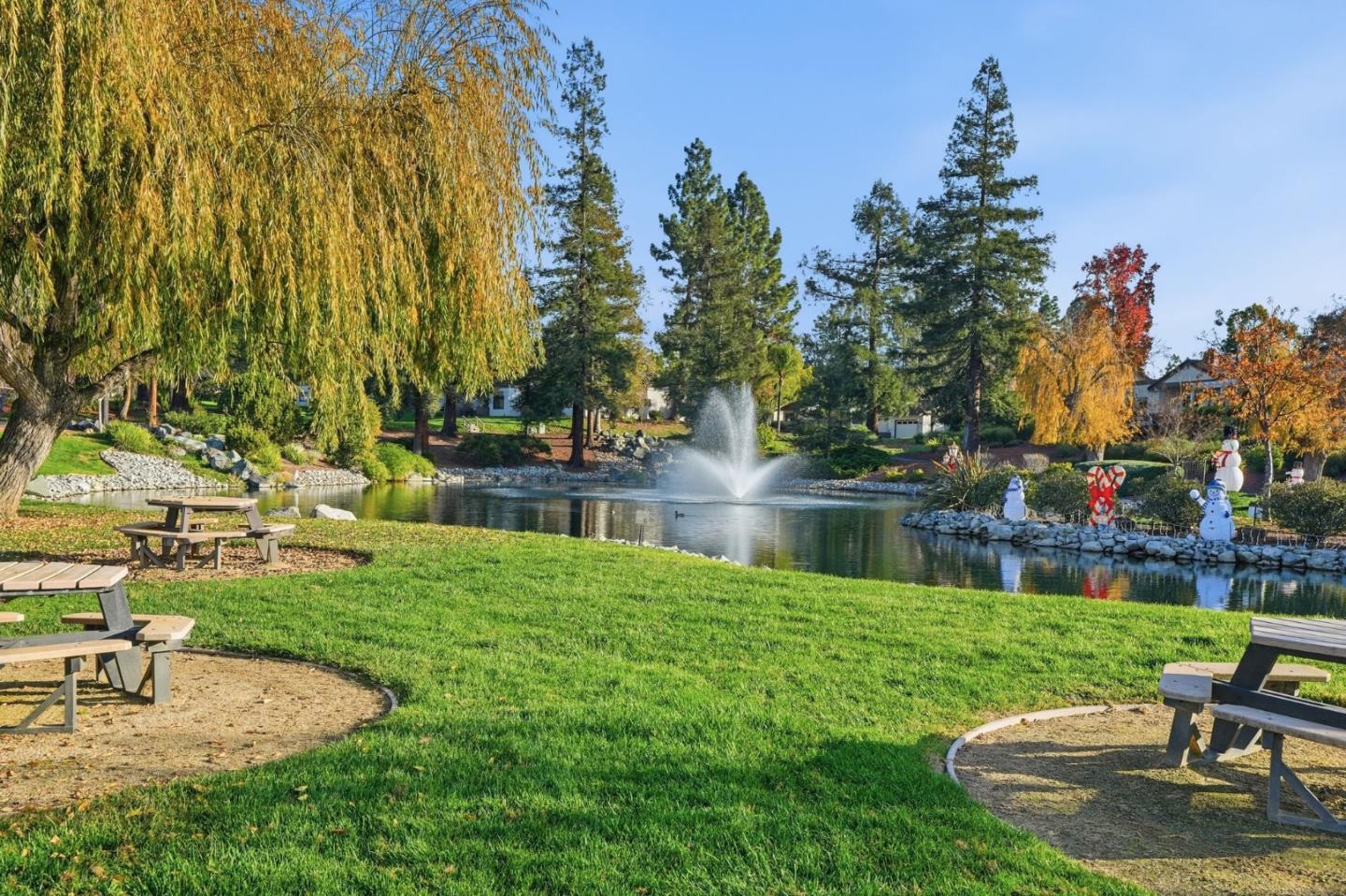 6041 Montgomery Bend