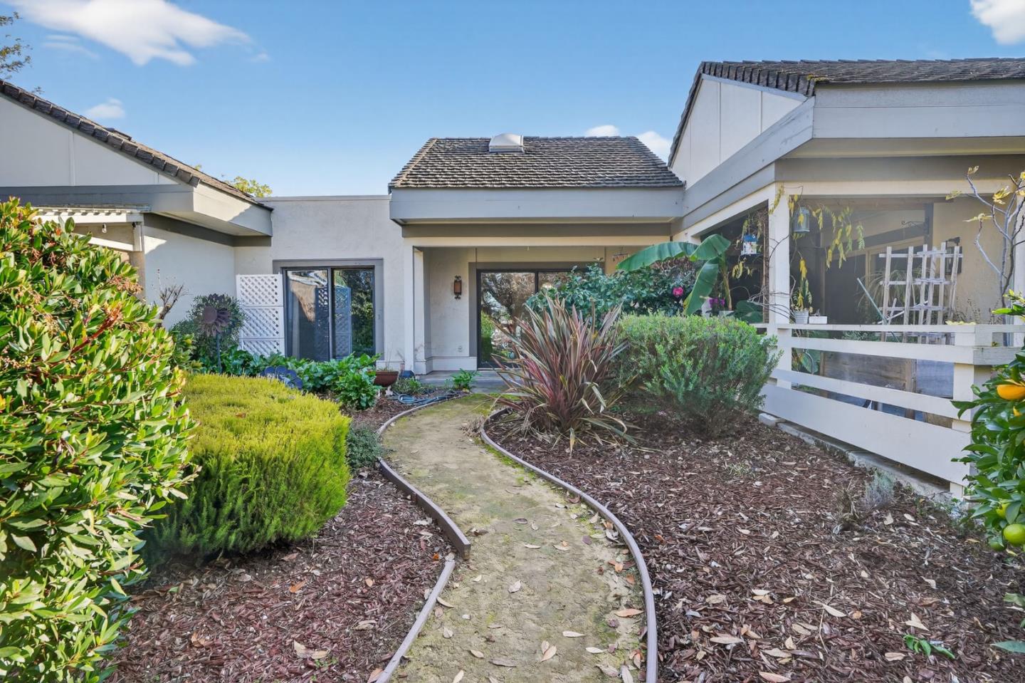 6041 Montgomery Bend