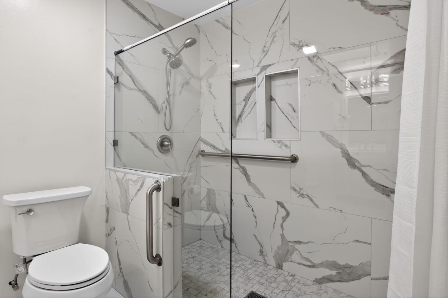 6041 Montgomery Bend