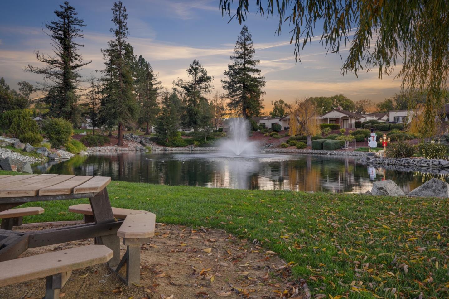 6041 Montgomery Bend