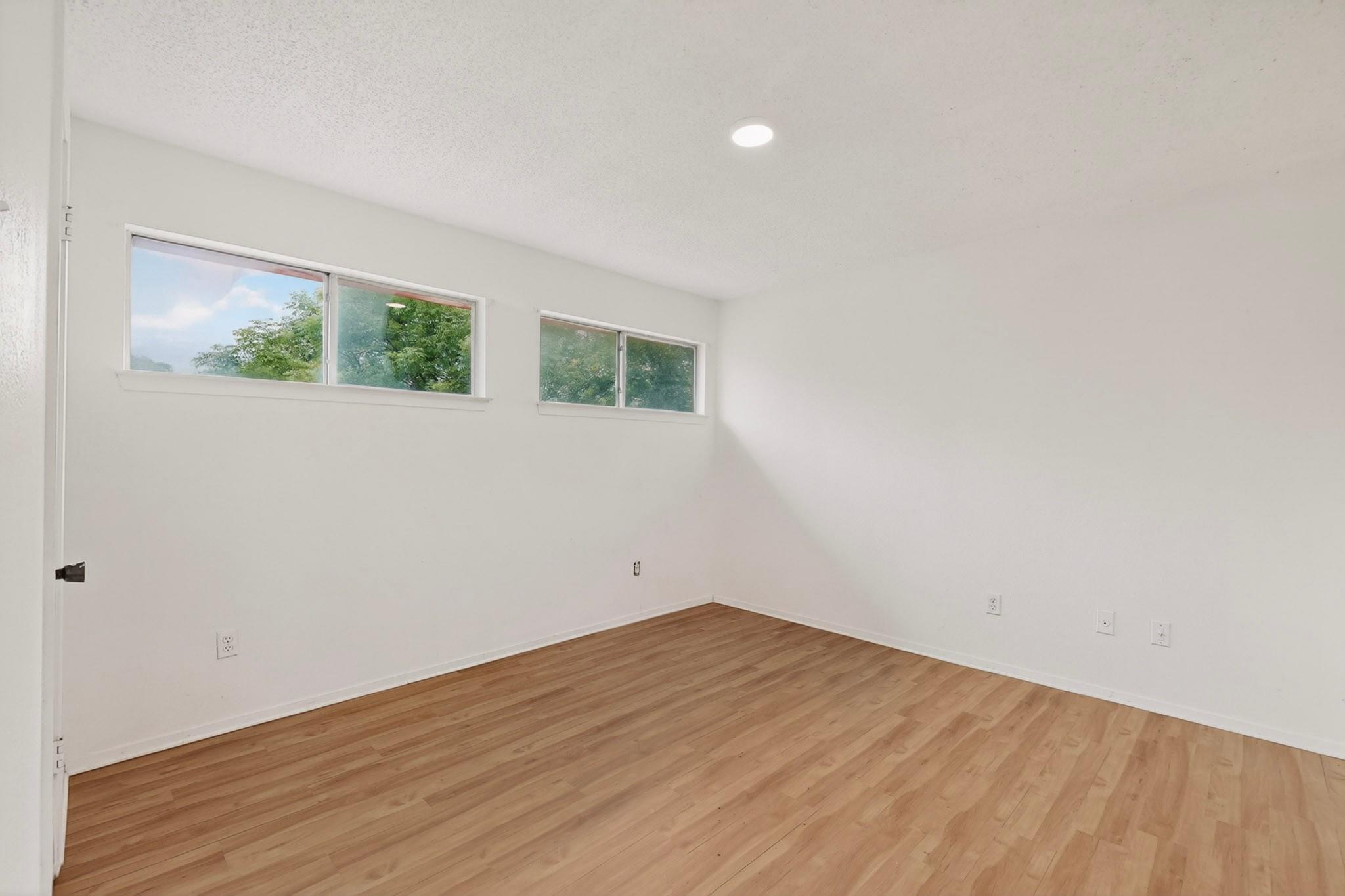 8211 Gallatin DR