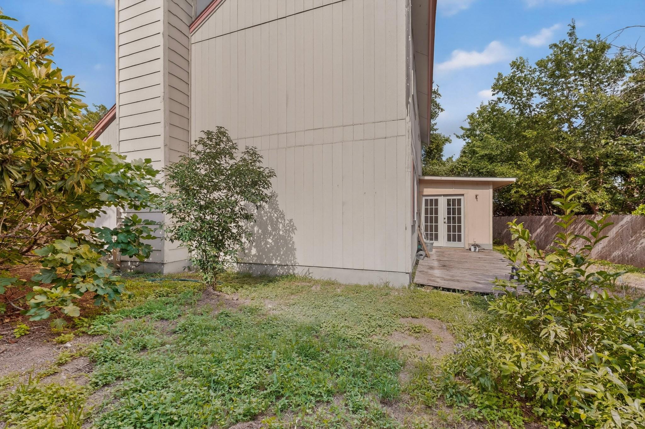 8211 Gallatin DR
