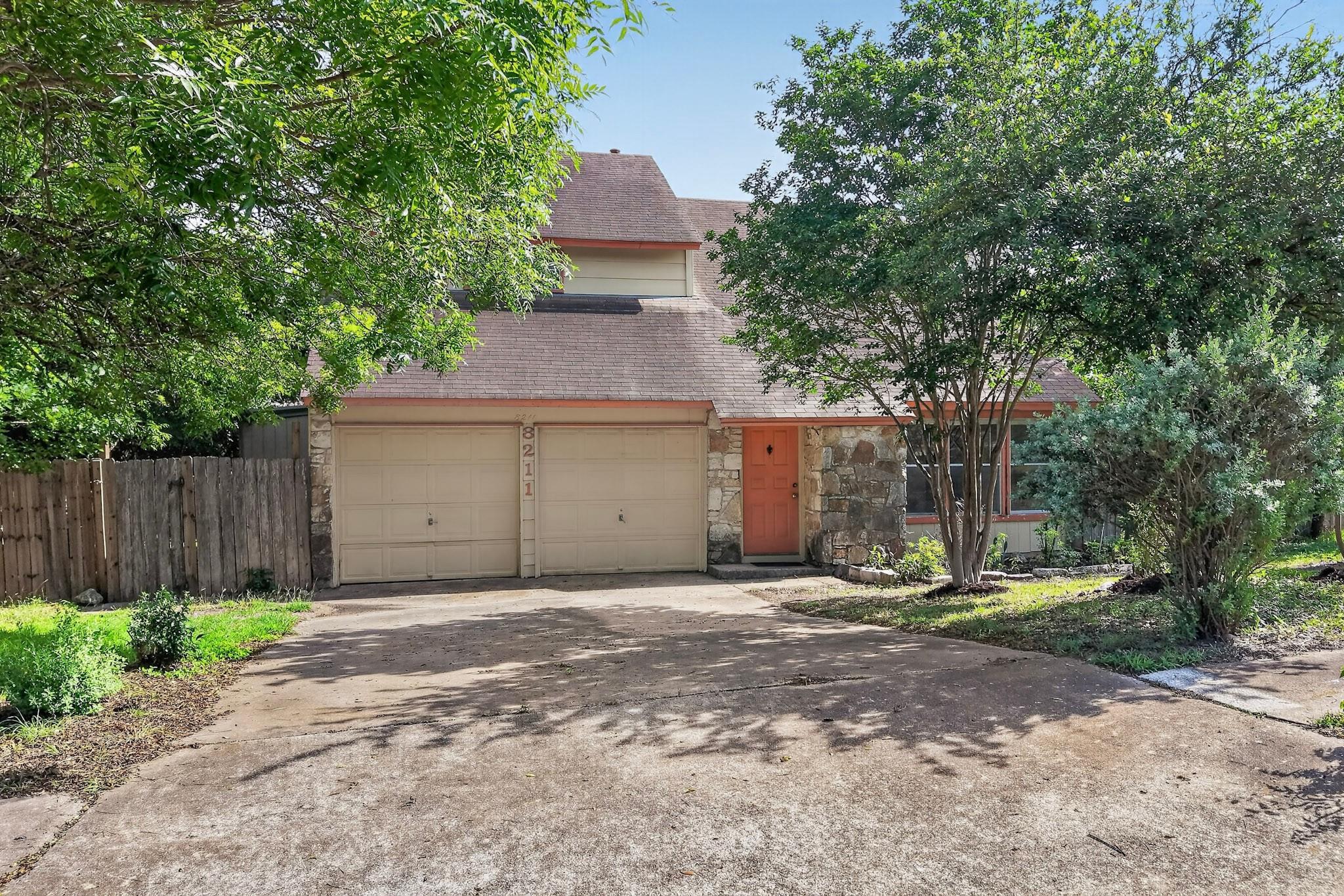 8211 Gallatin DR