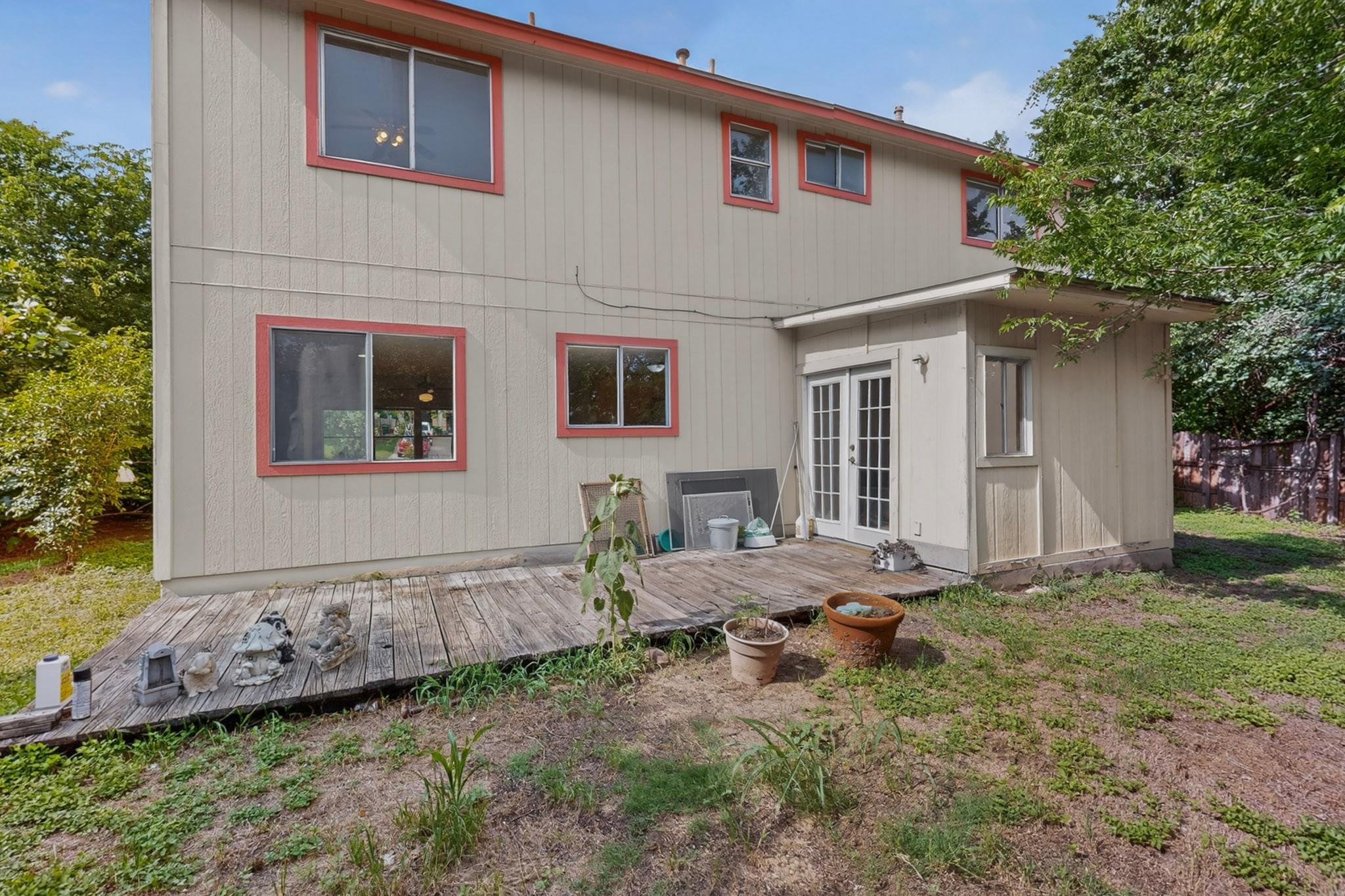 8211 Gallatin DR