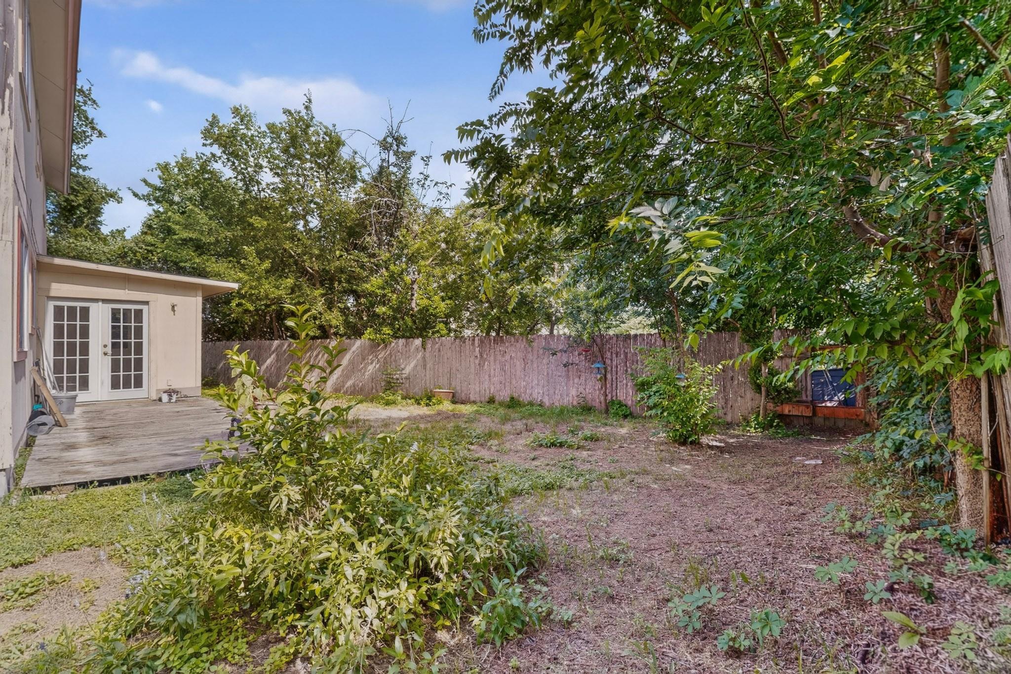 8211 Gallatin DR