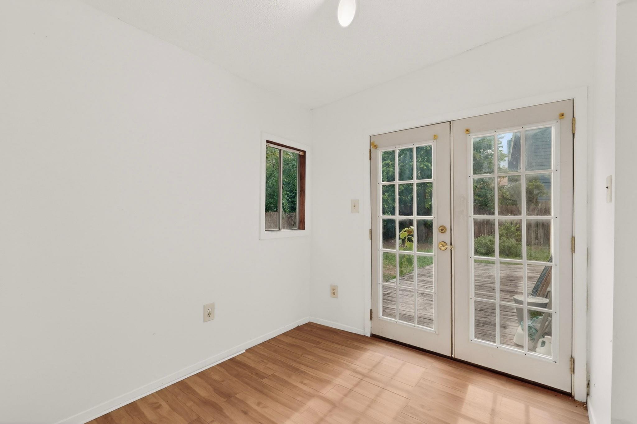 8211 Gallatin DR
