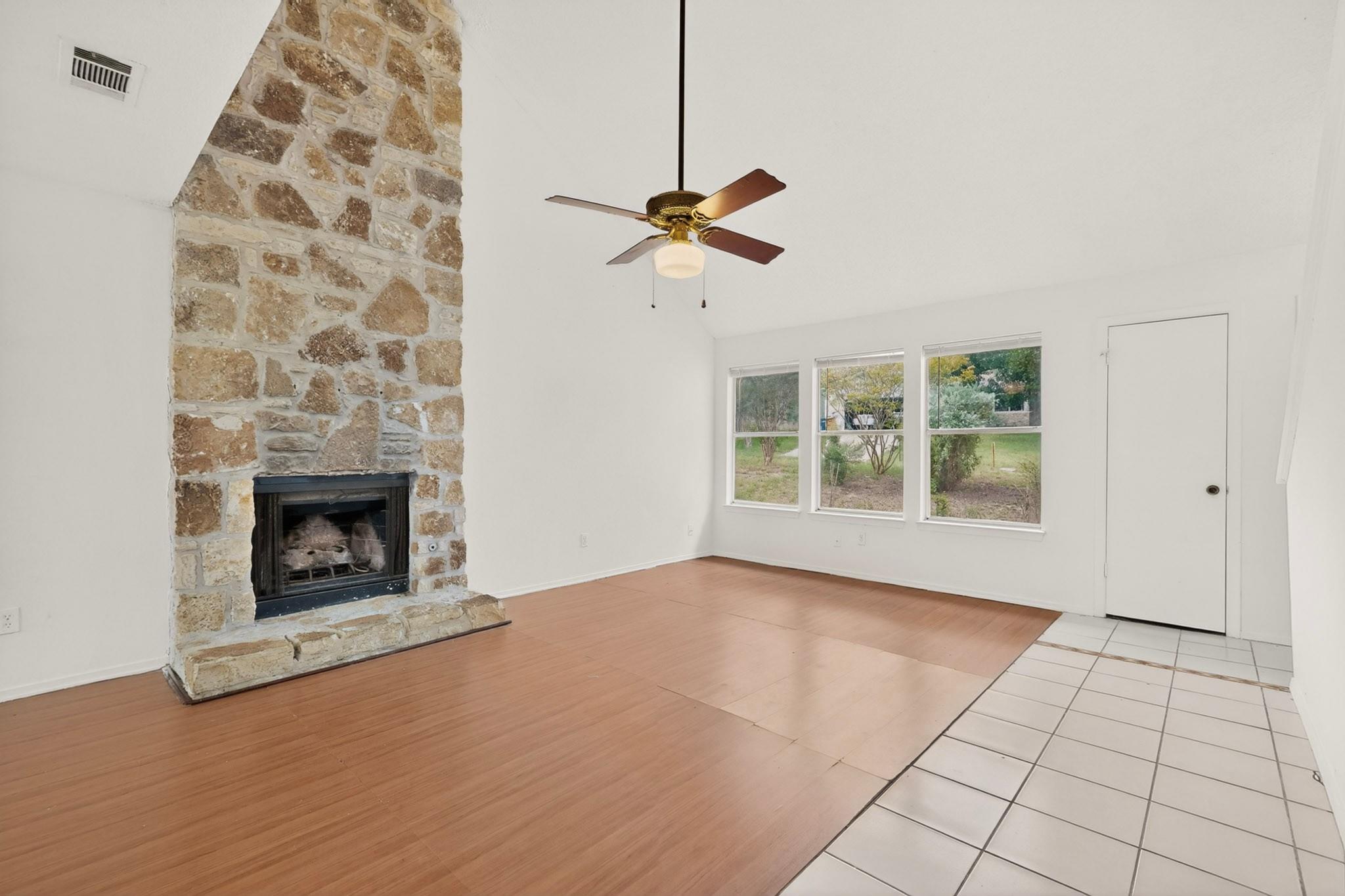8211 Gallatin DR