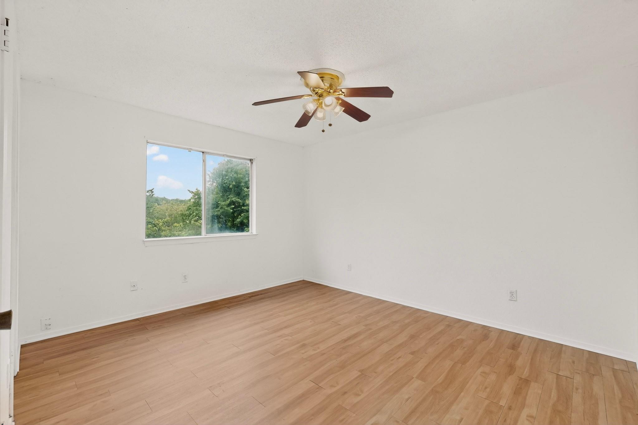 8211 Gallatin DR