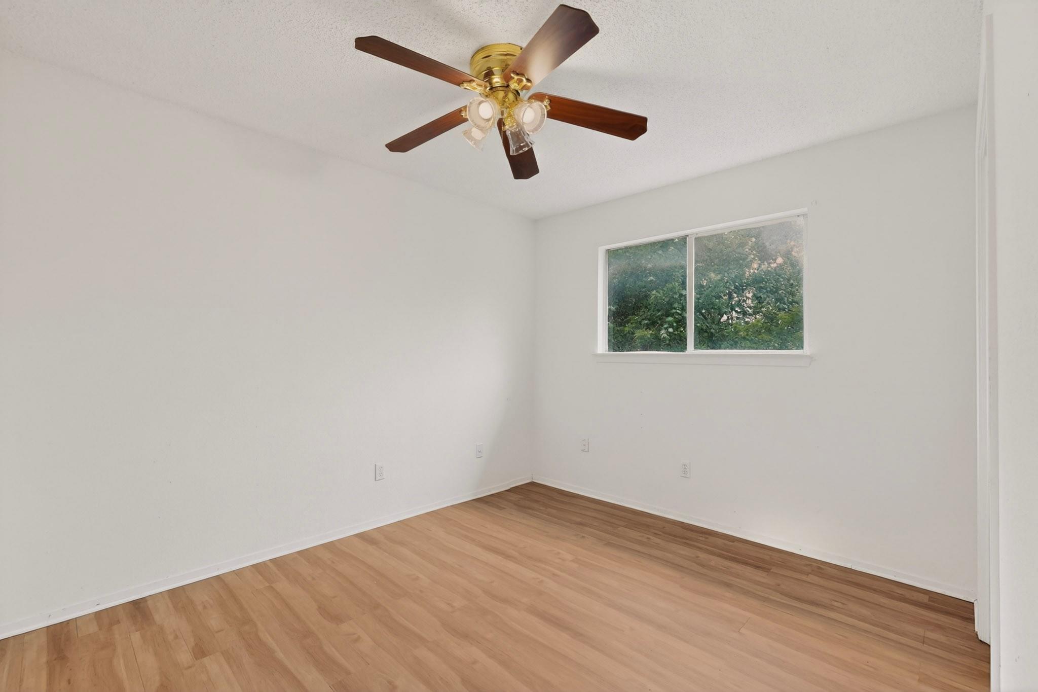 8211 Gallatin DR