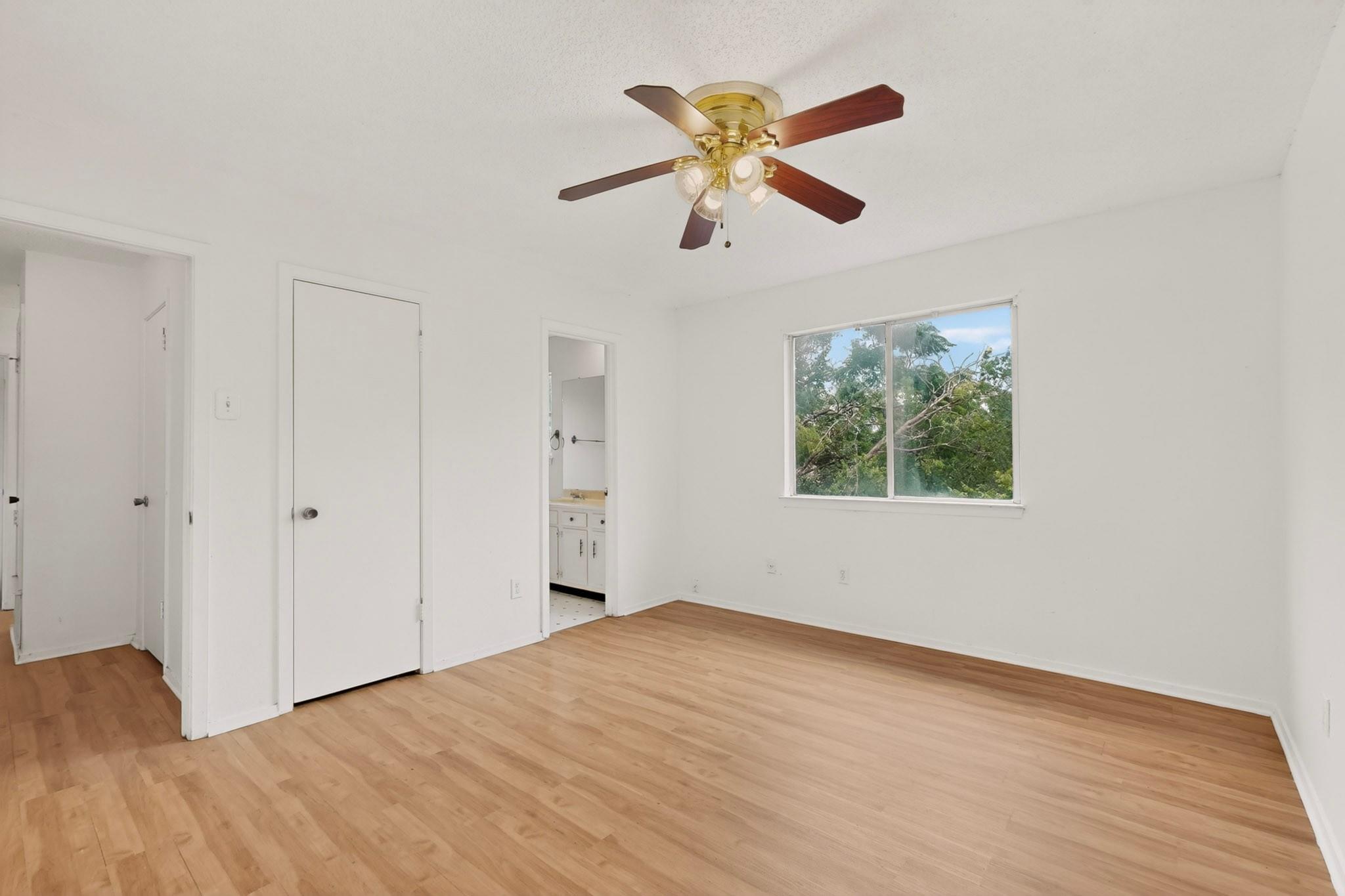 8211 Gallatin DR