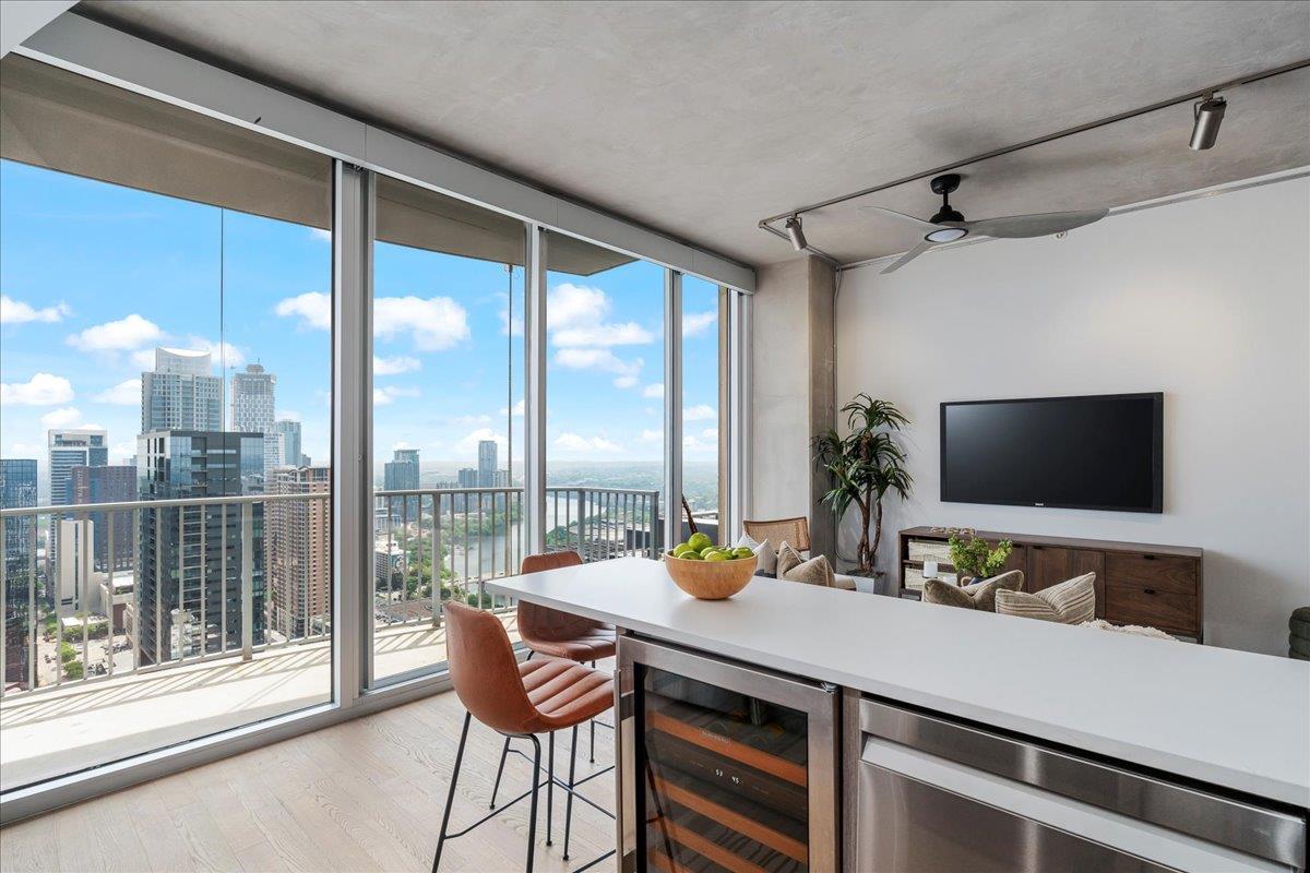 360 Nueces ST # 4203