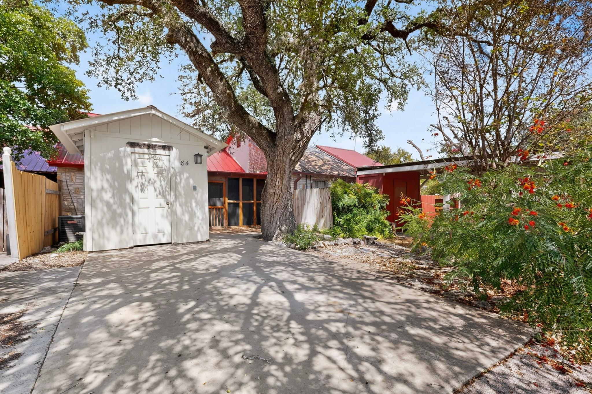 84 Shady Bluff DR