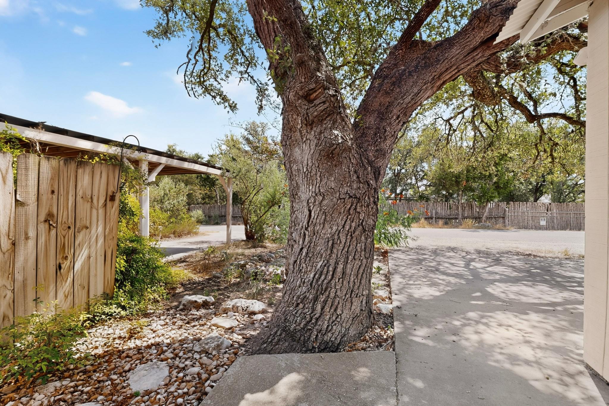 84 Shady Bluff DR