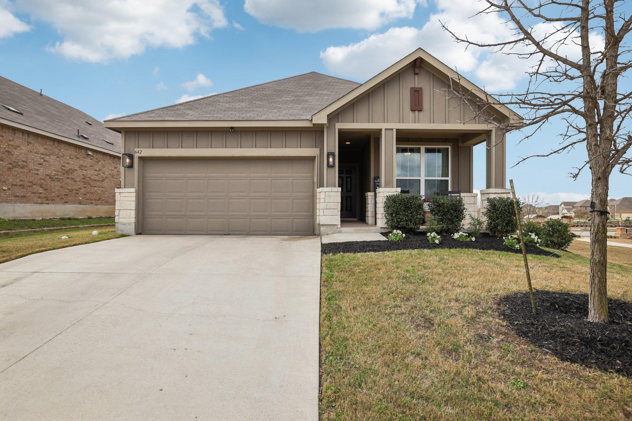 642 Bayberry CIR