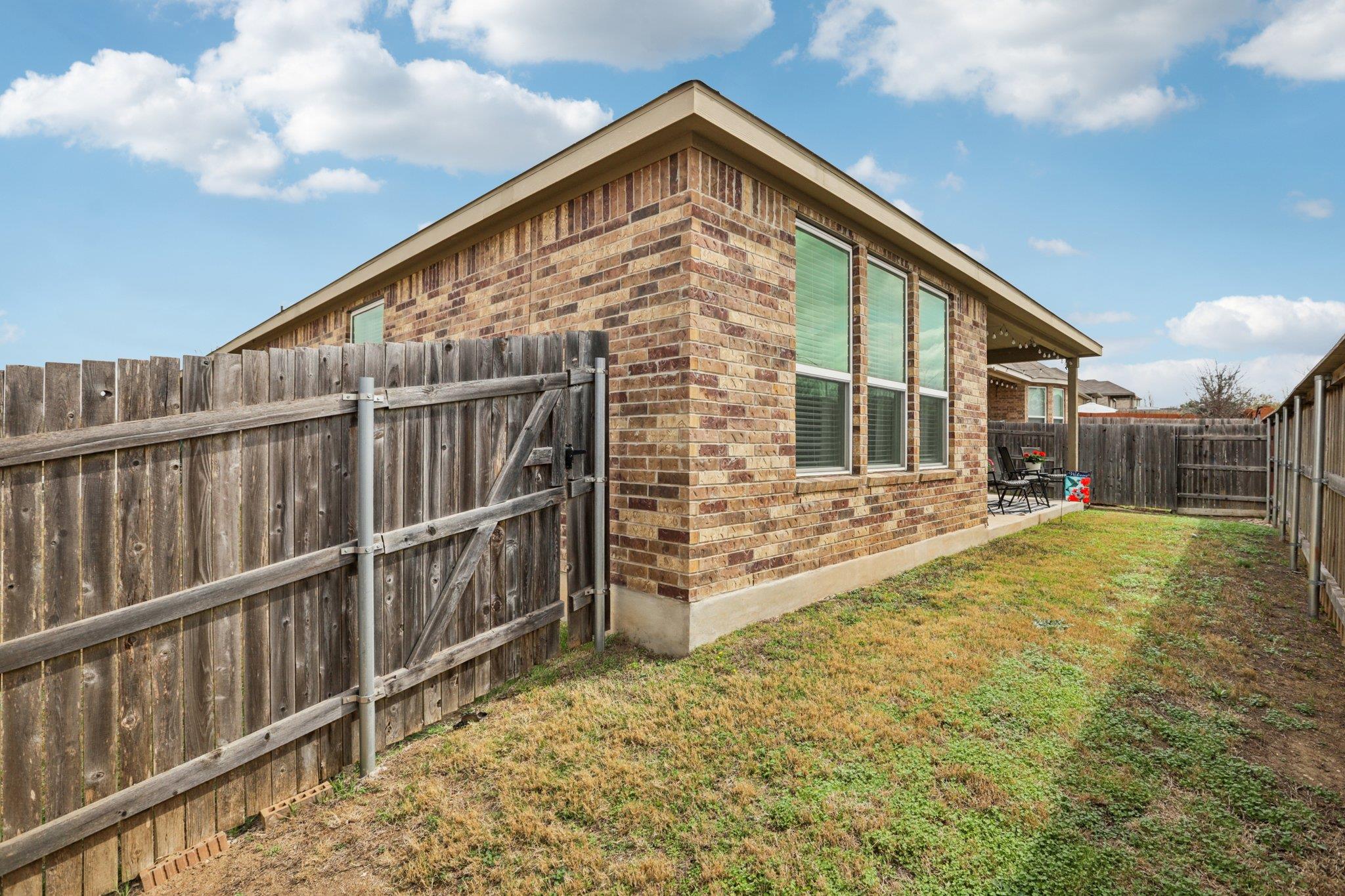 642 Bayberry CIR