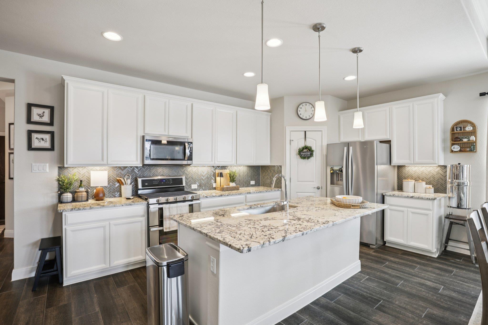 642 Bayberry CIR