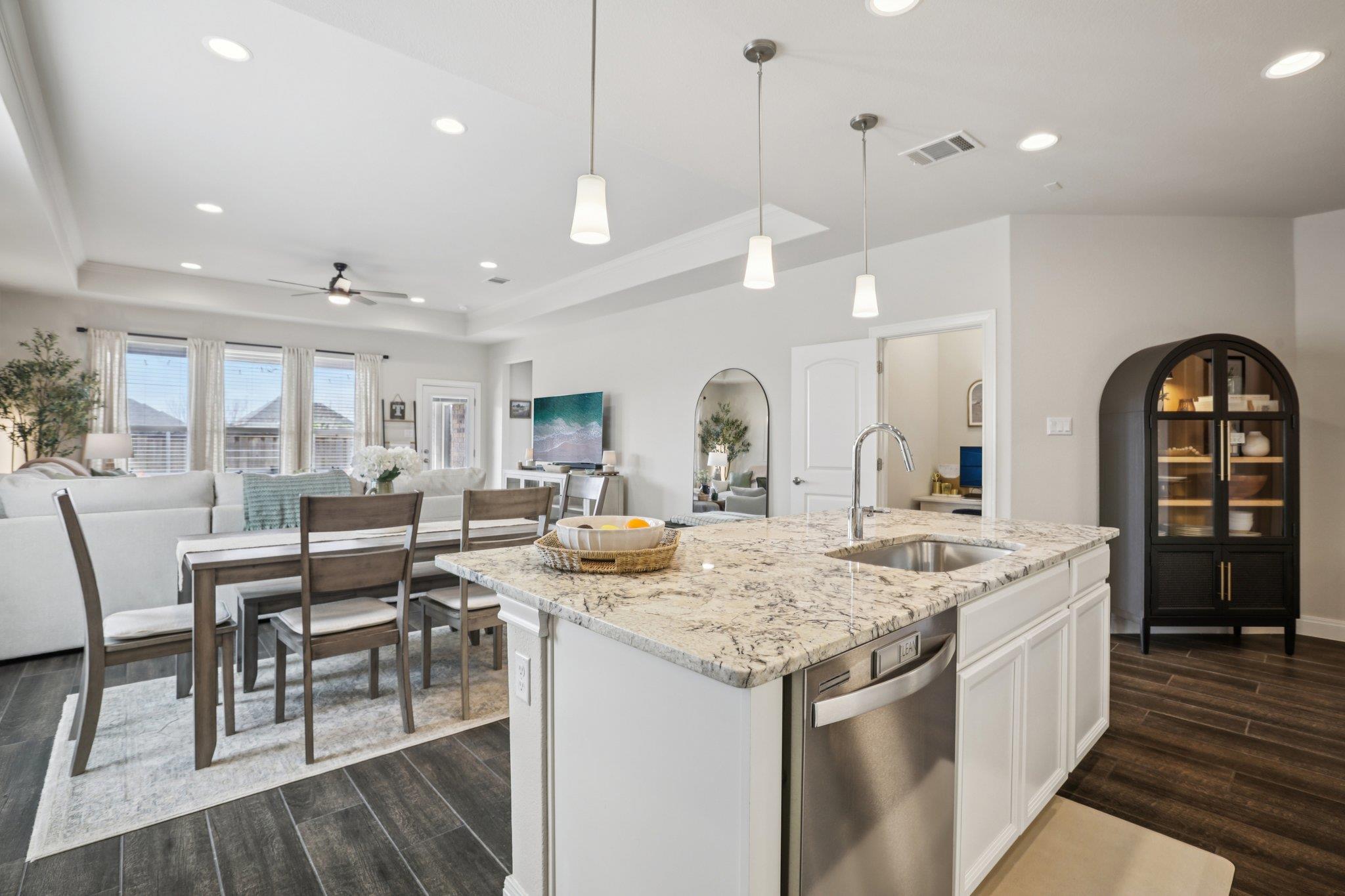 642 Bayberry CIR