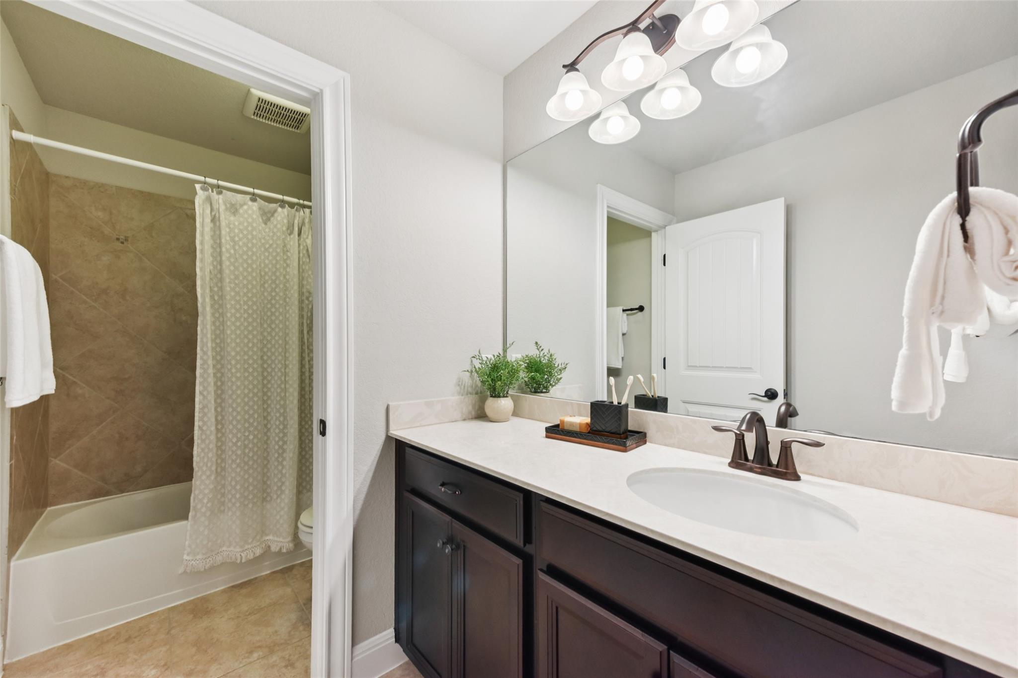 5629 Siragusa DR