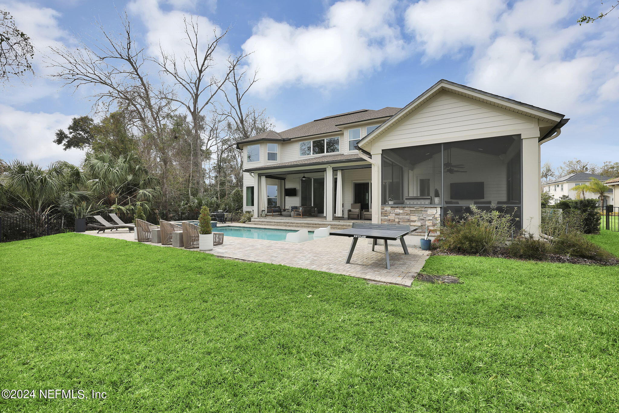 1377 N LOOP Parkway