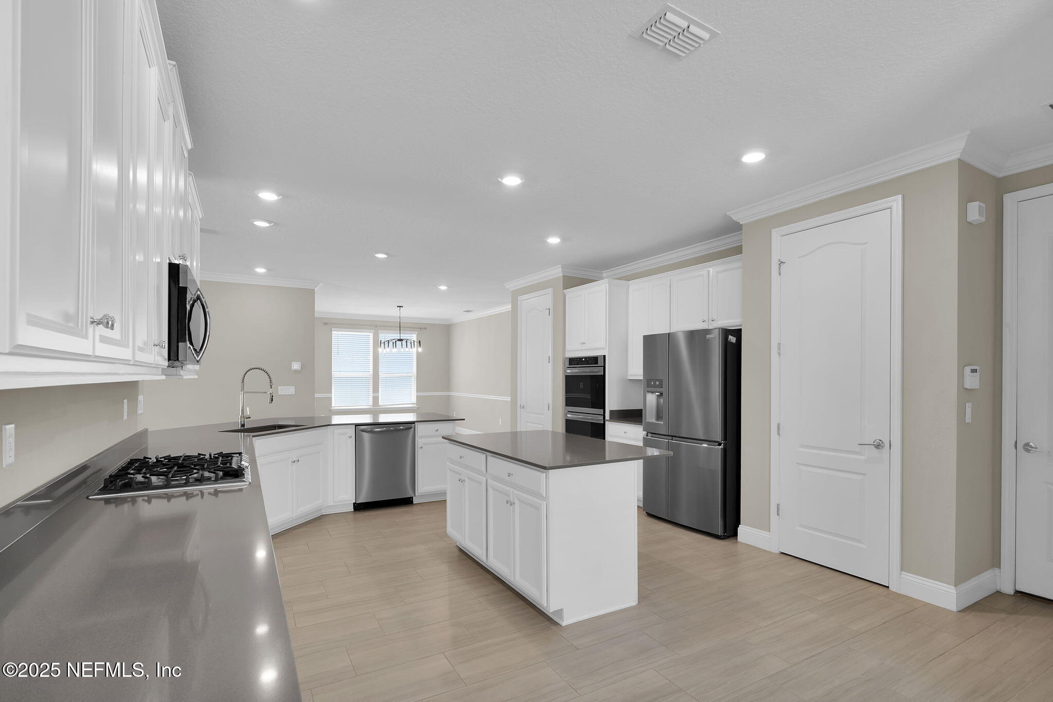 251 DOSEL Lane