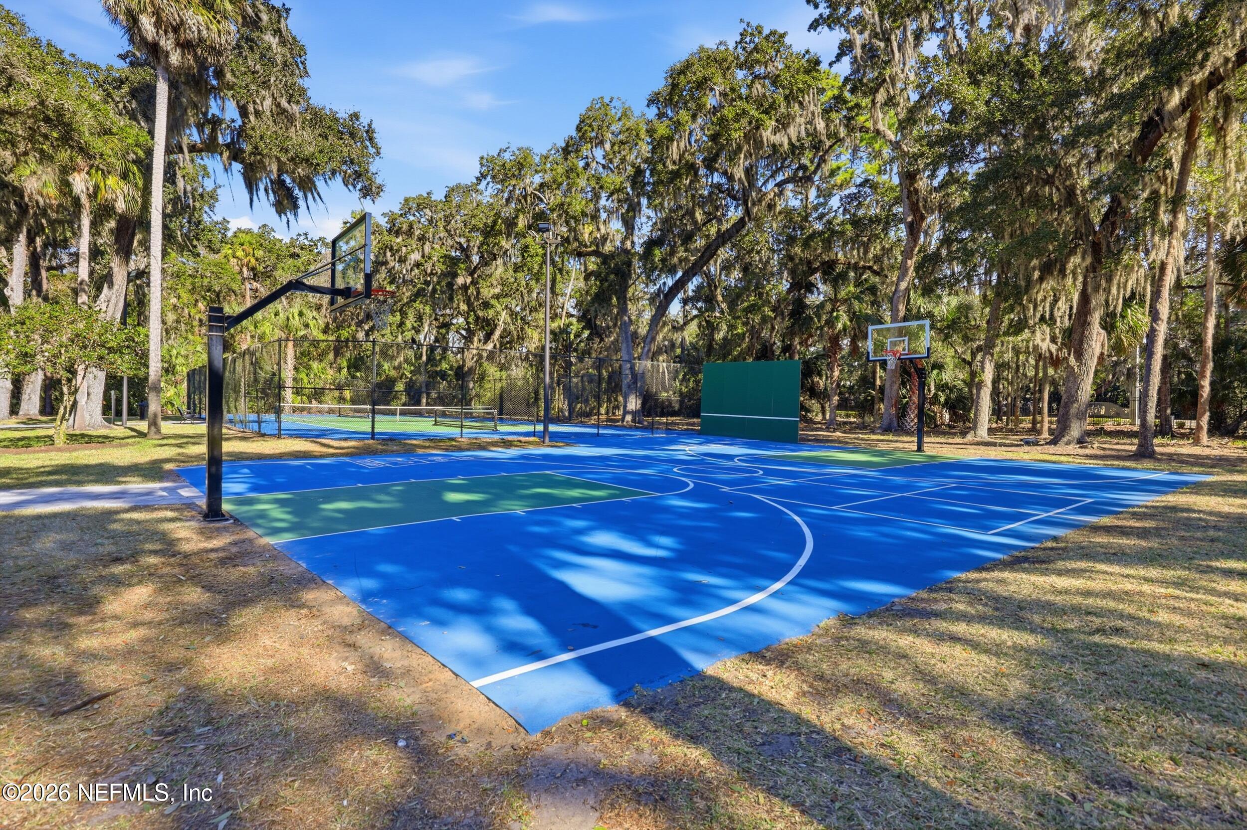 533 HONEY LOCUST Lane