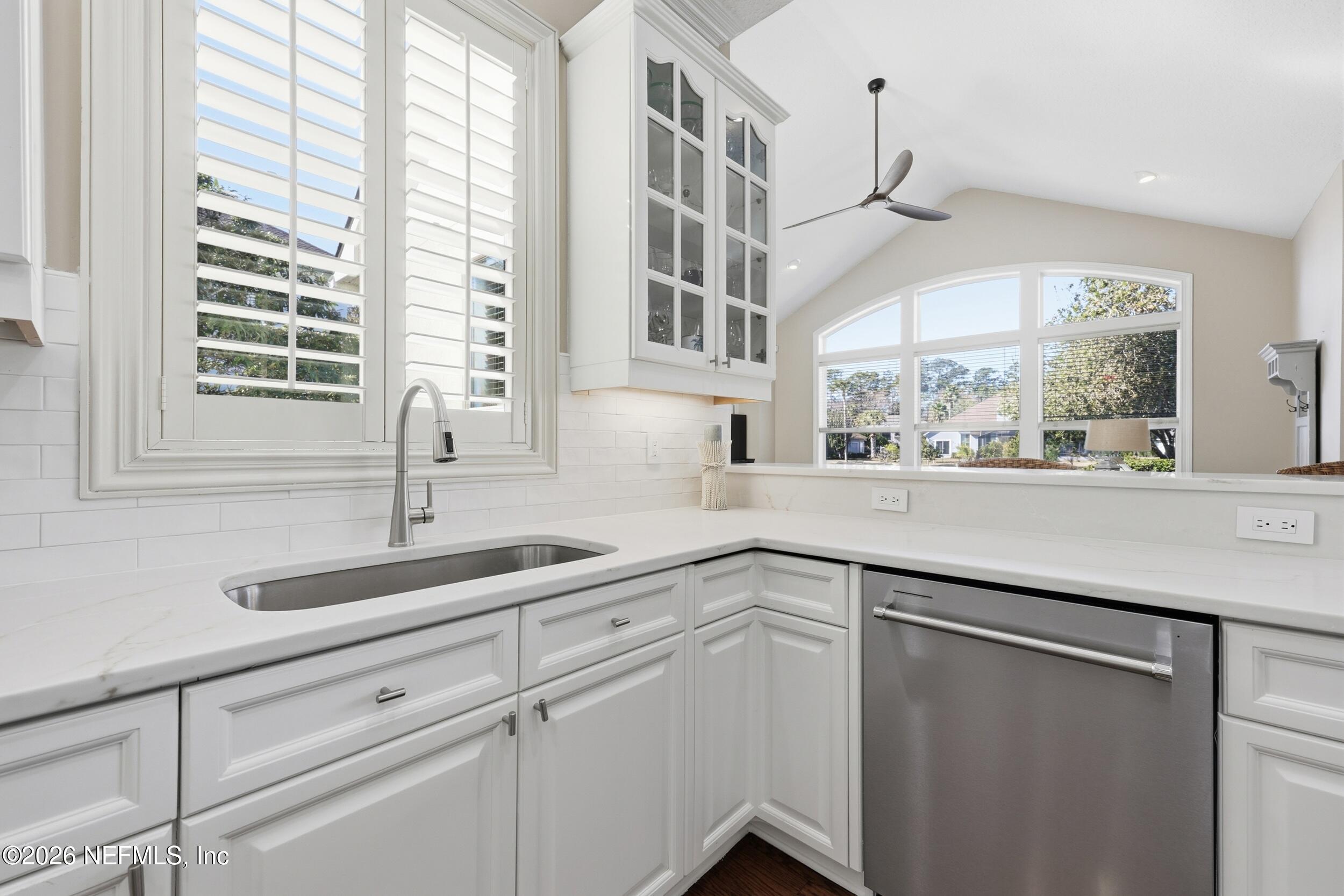 533 HONEY LOCUST Lane