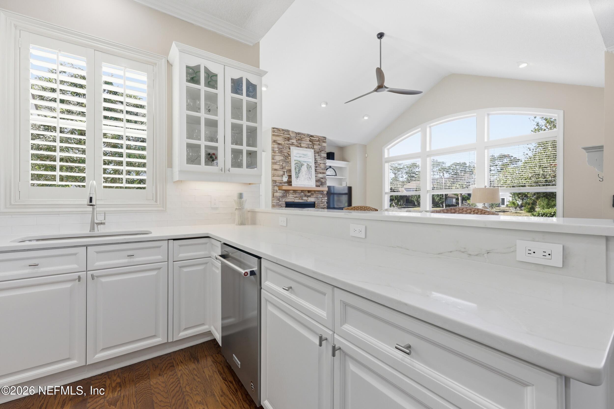 533 HONEY LOCUST Lane
