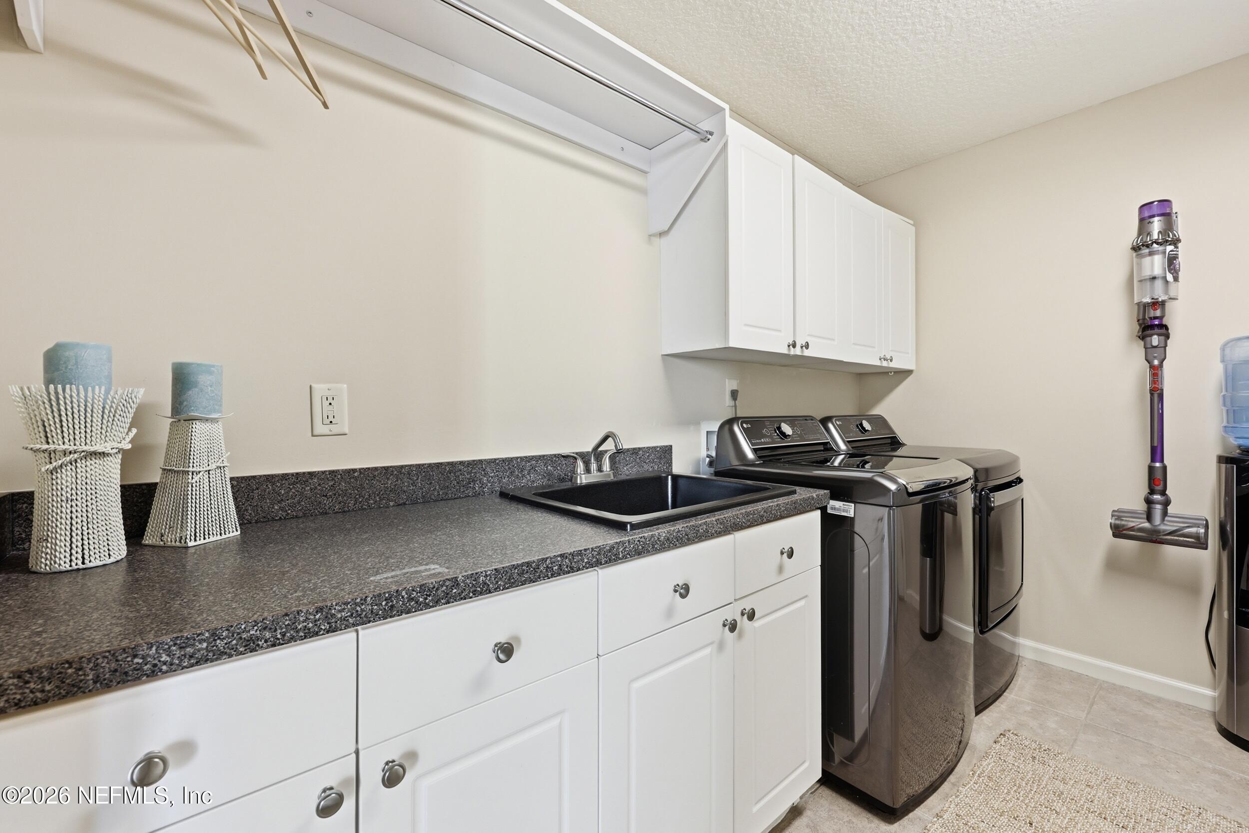 533 HONEY LOCUST Lane