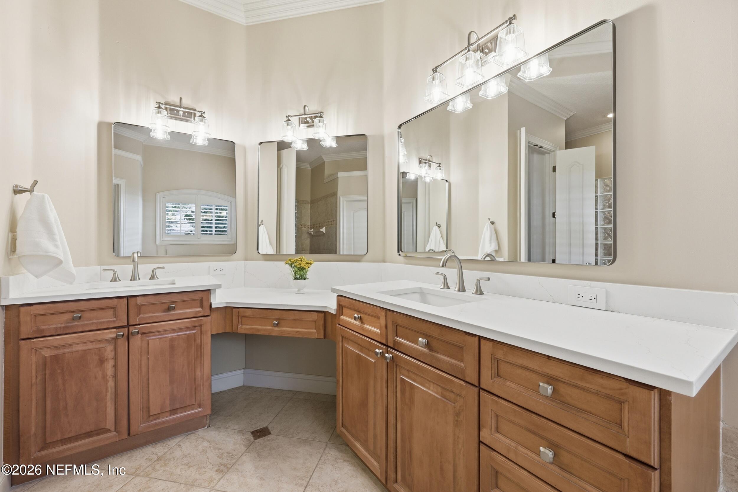 533 HONEY LOCUST Lane