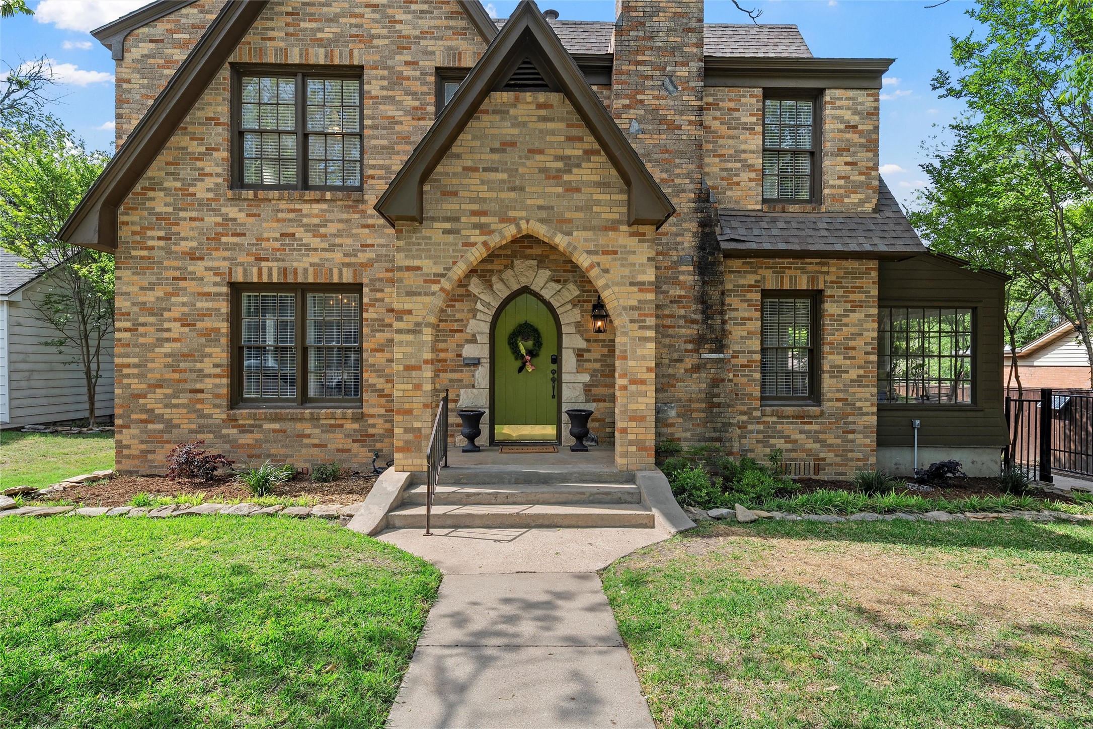 2815 Cumberland Avenue