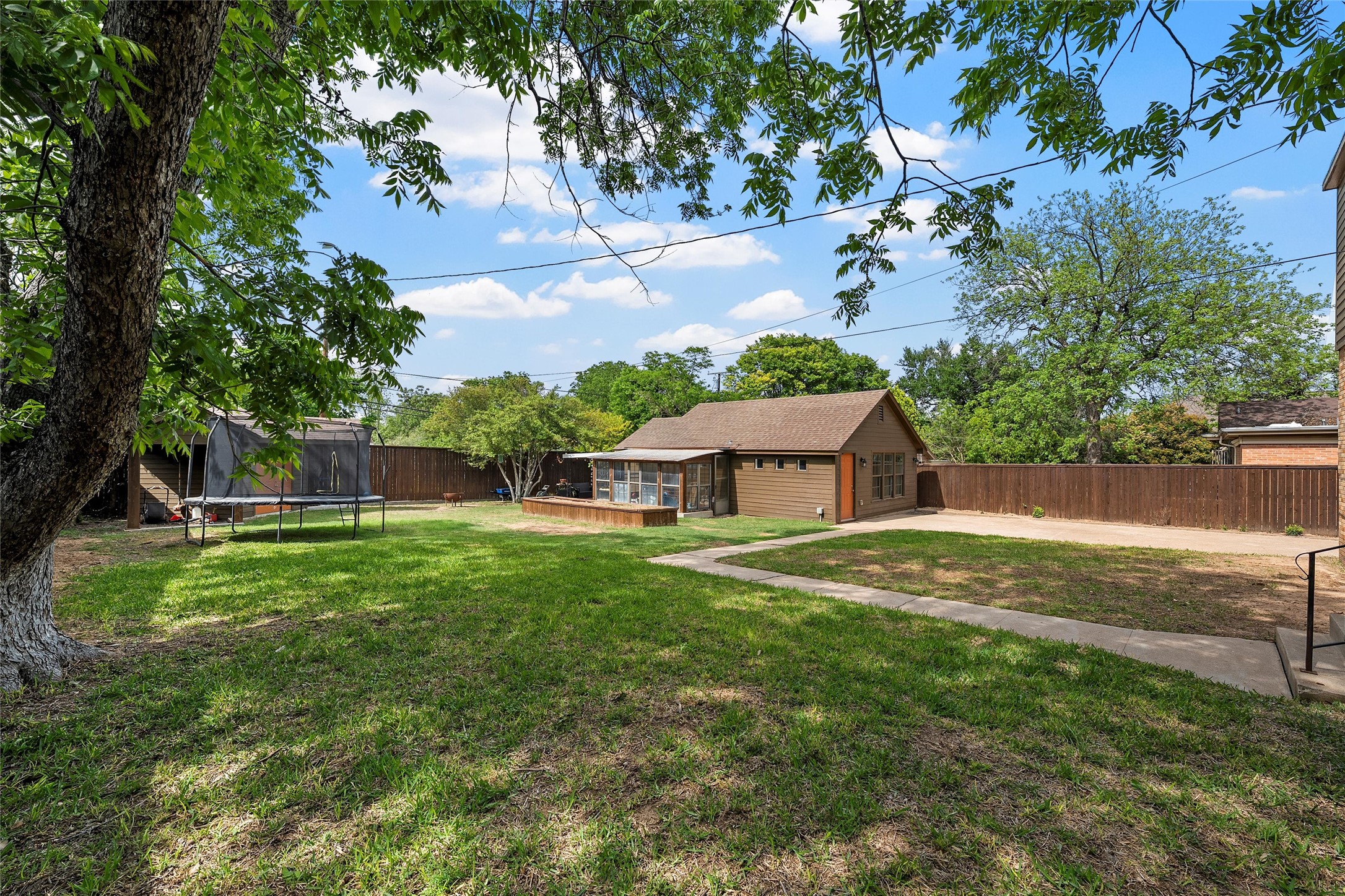 2815 Cumberland Avenue