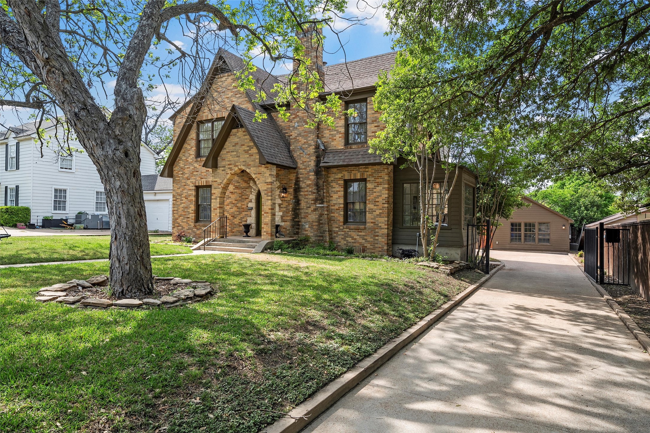 2815 Cumberland Avenue