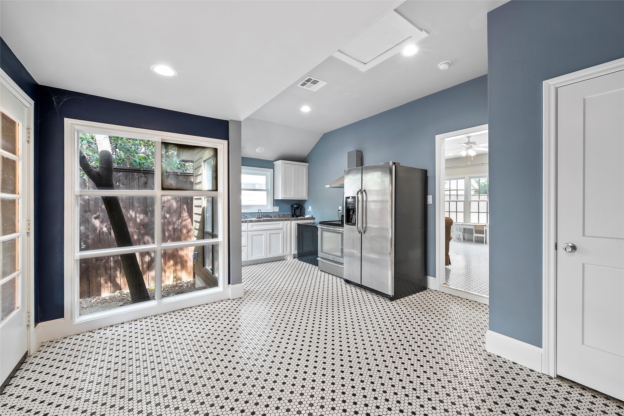 2815 Cumberland Avenue