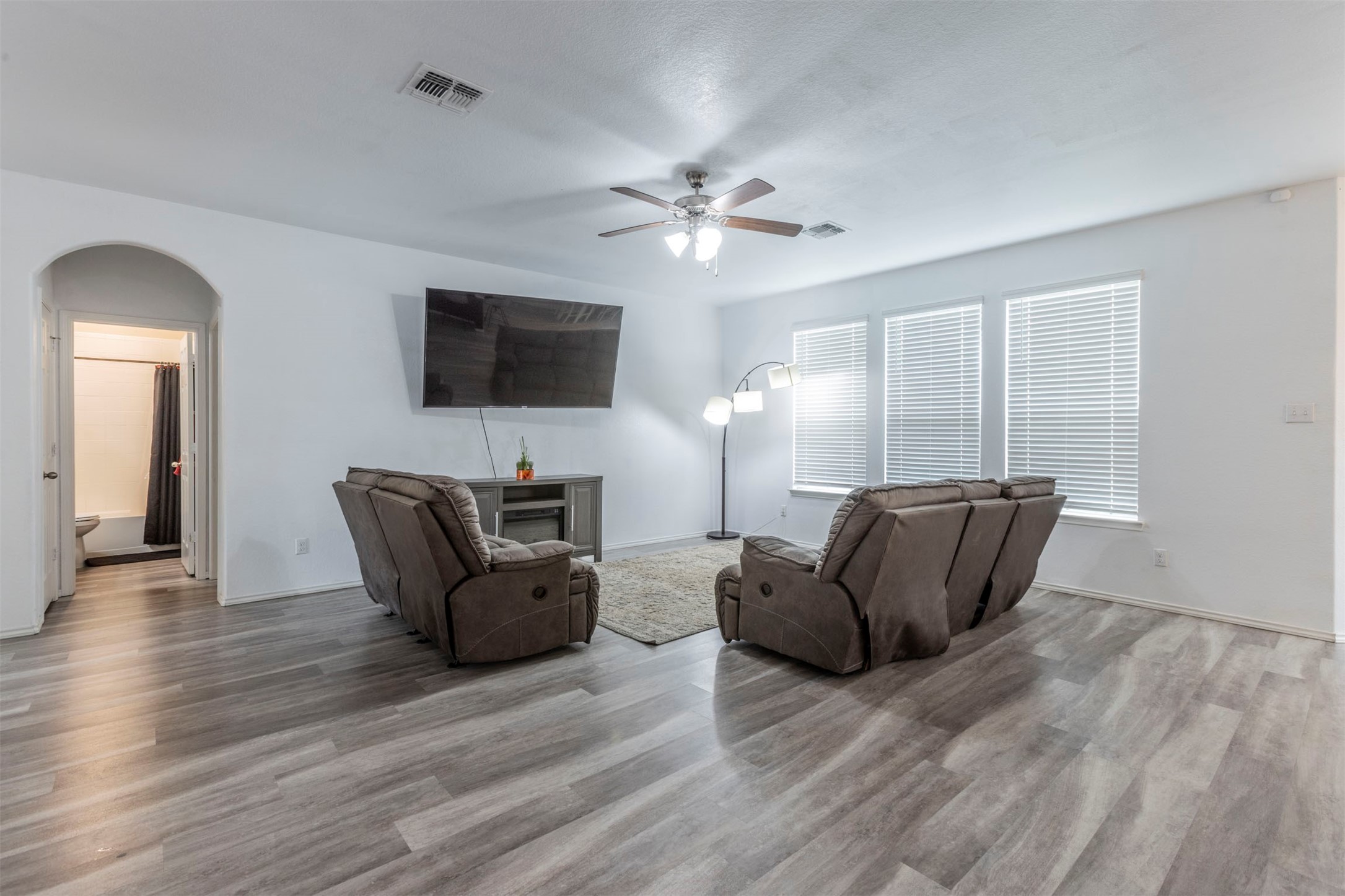 2904 Beutel Road
