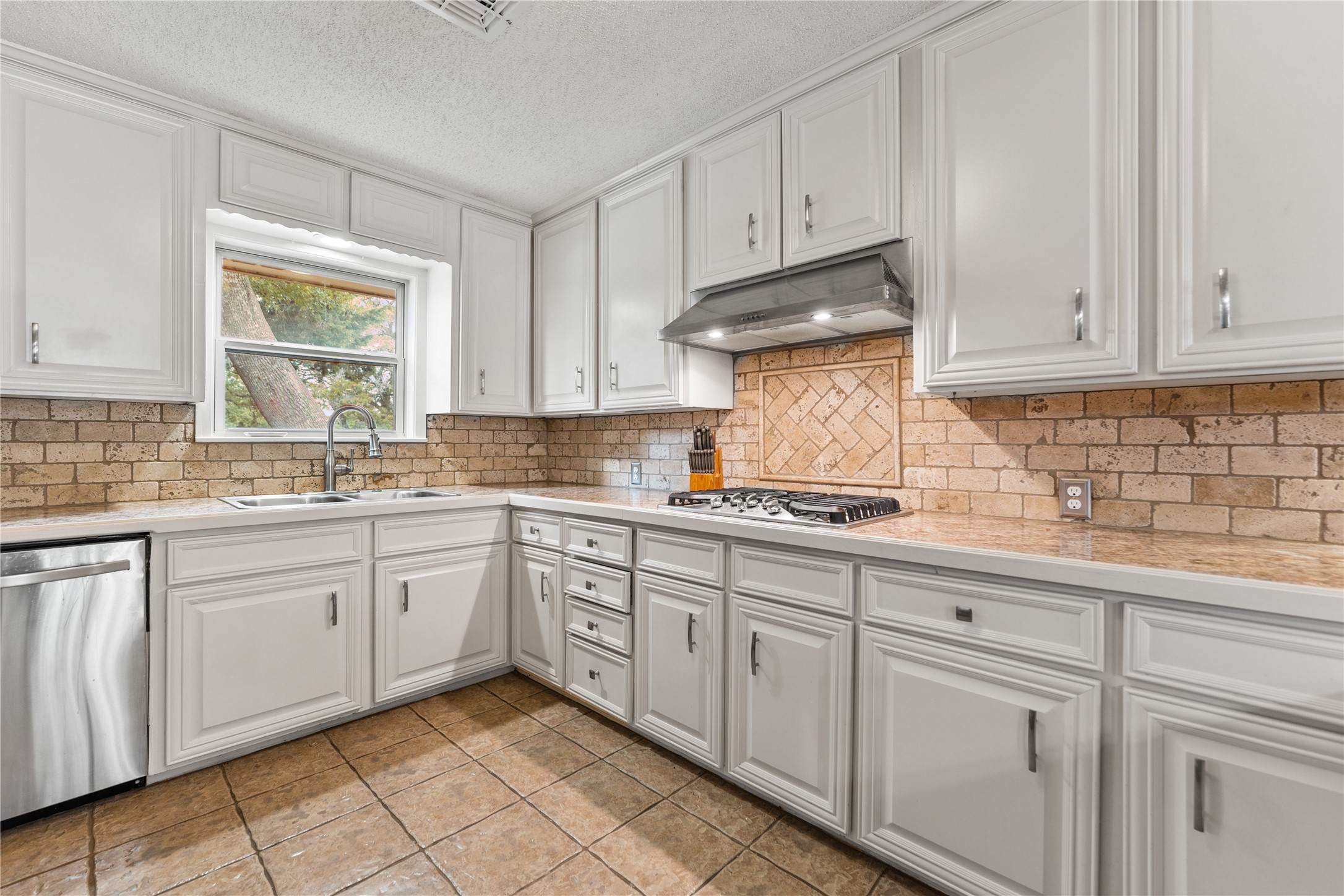 4325 Shady Glen Drive