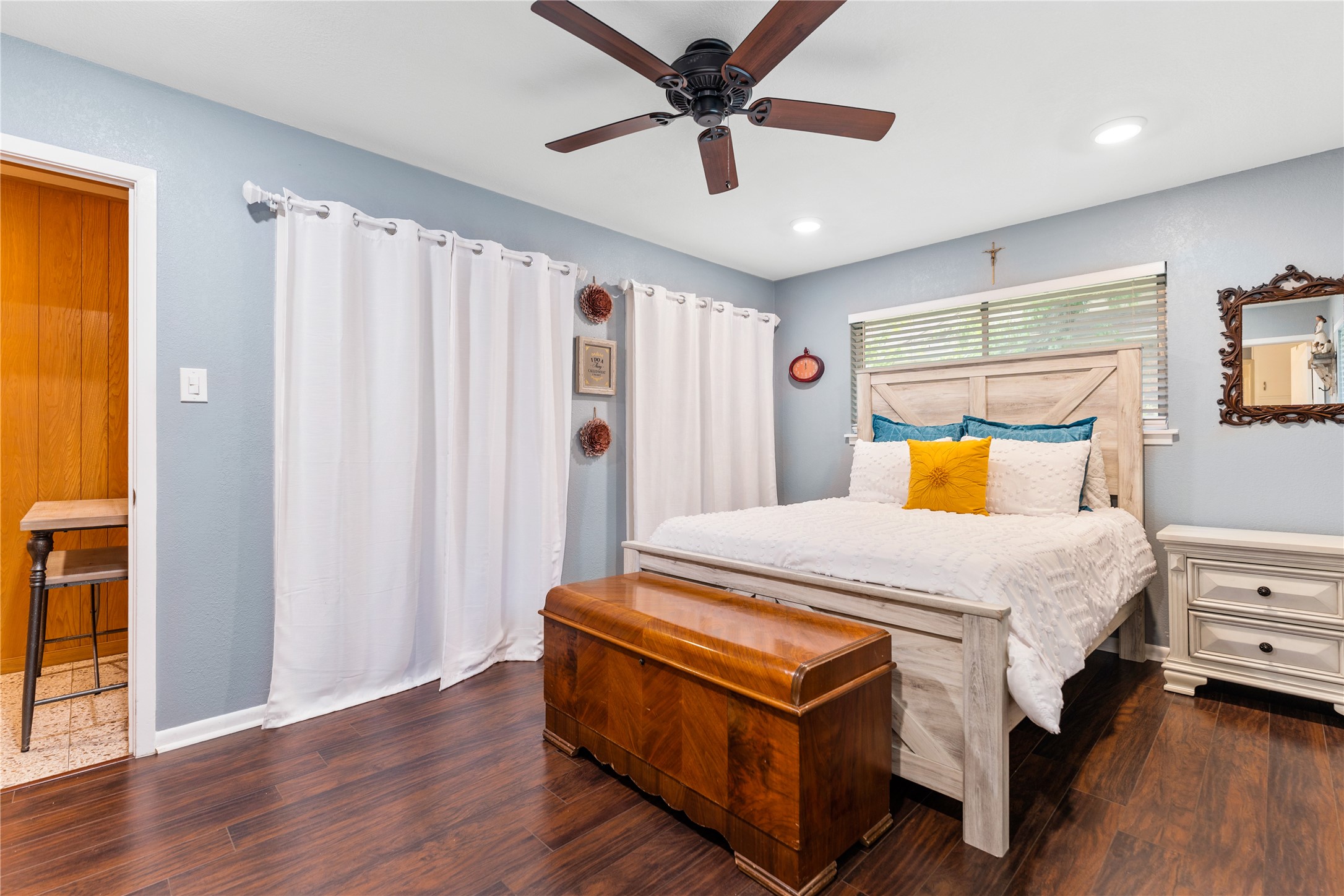 4325 Shady Glen Drive