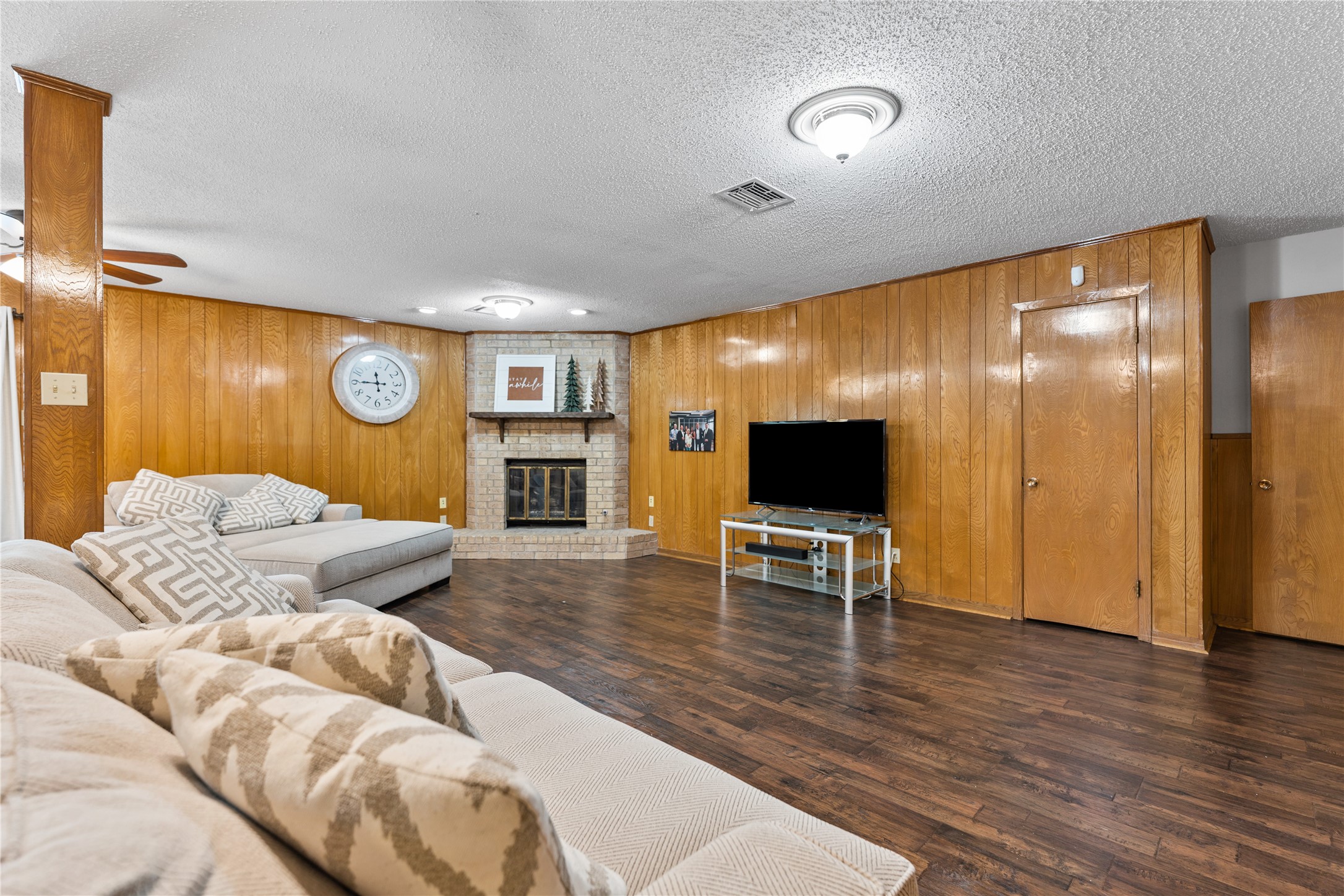 4325 Shady Glen Drive