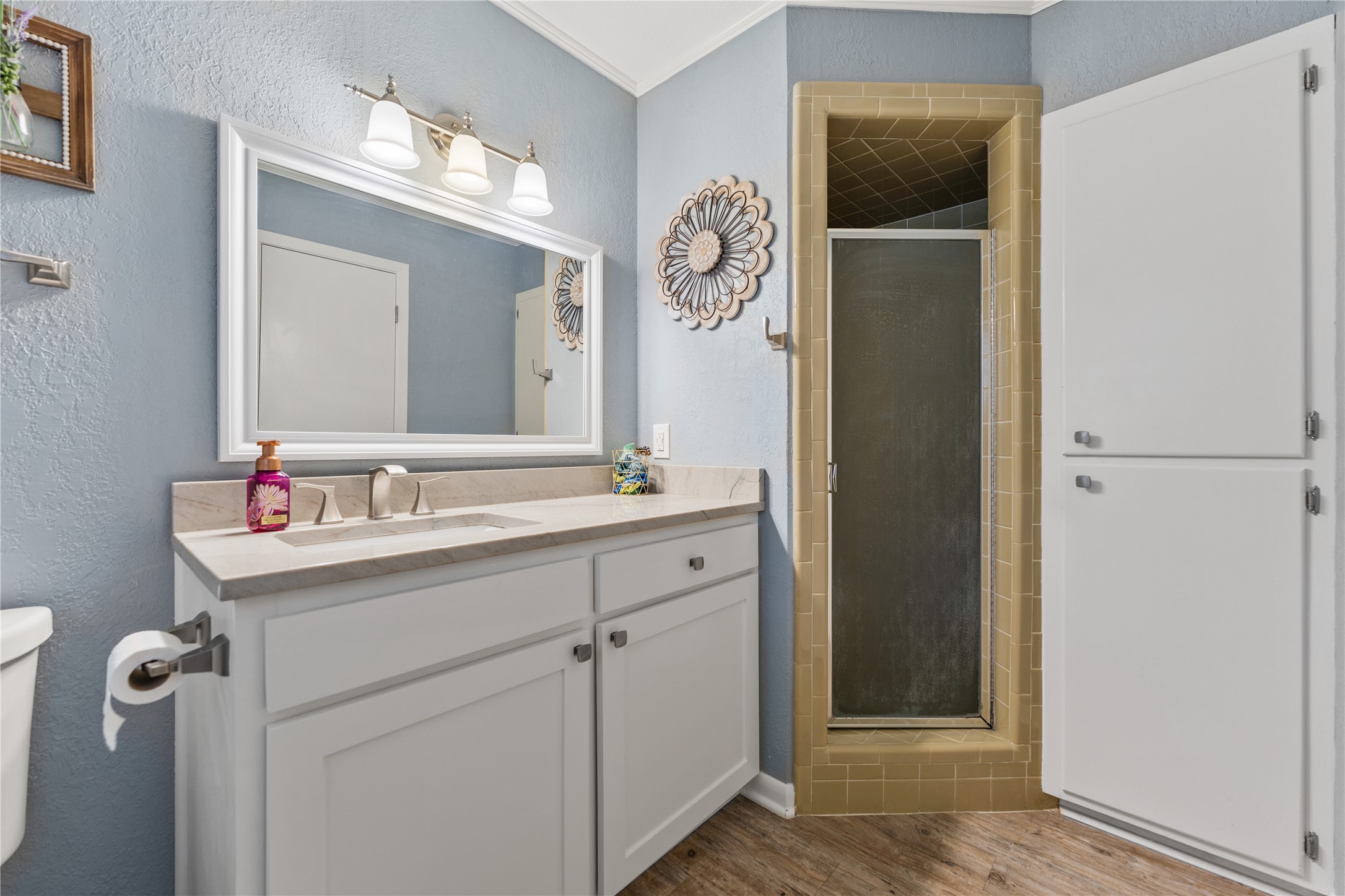 4325 Shady Glen Drive