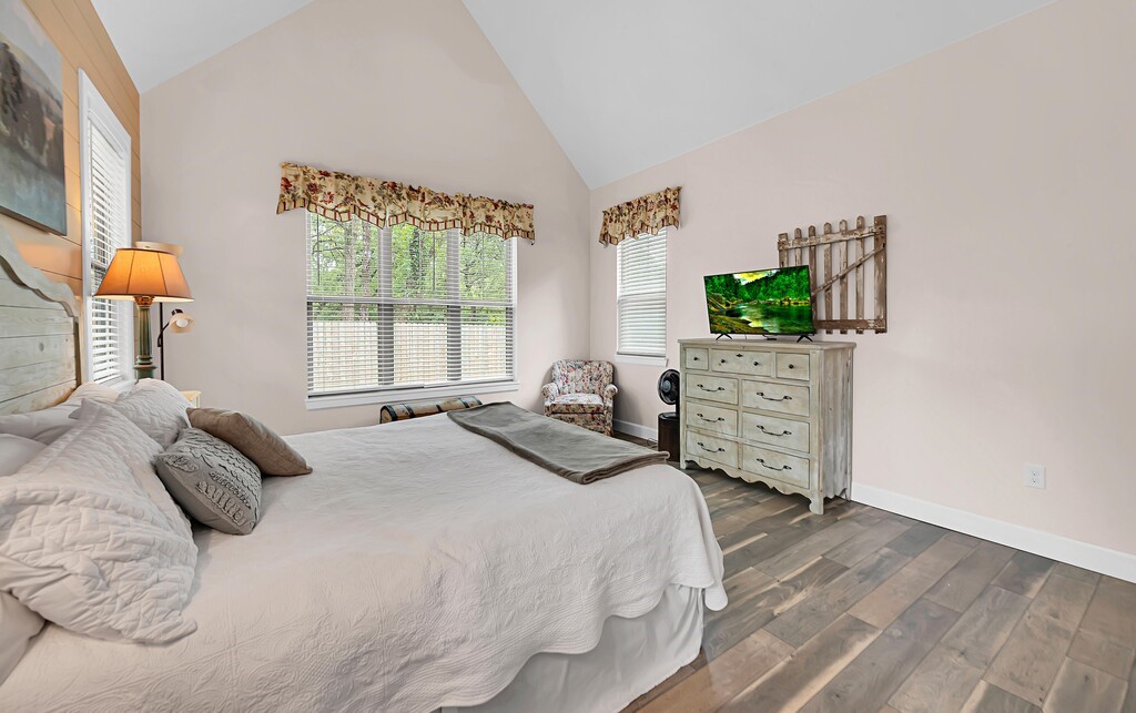 110 Sherwood Oaks Drive