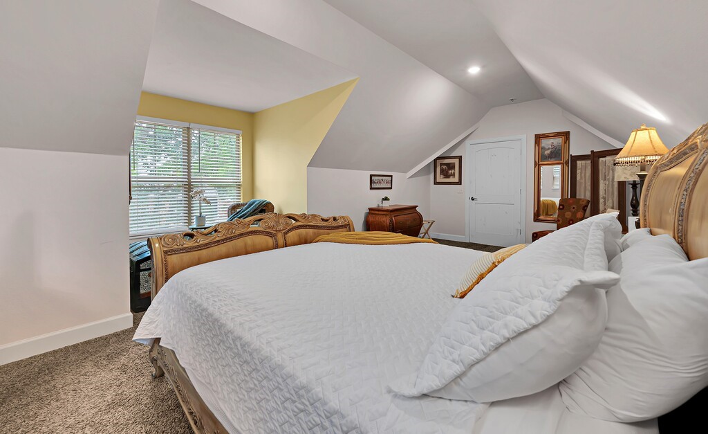 110 Sherwood Oaks Drive