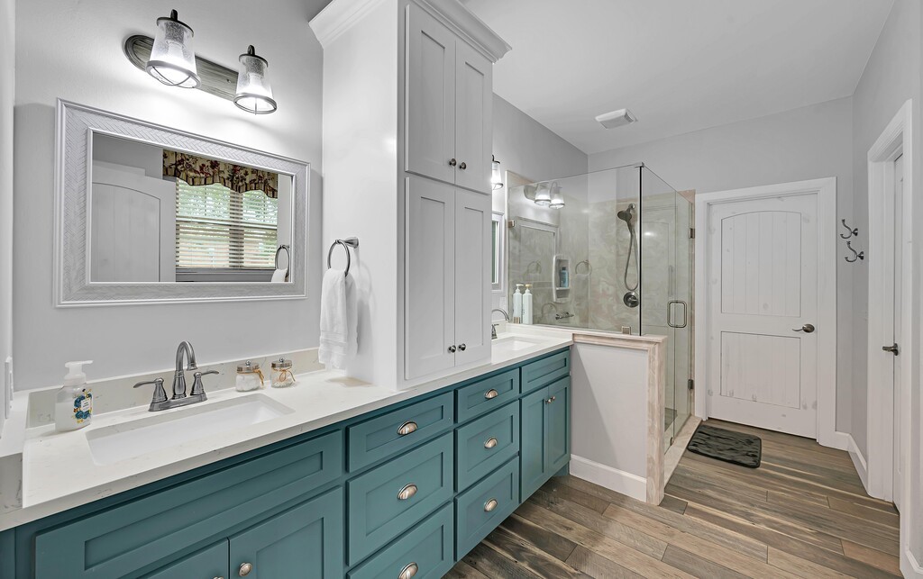 110 Sherwood Oaks Drive