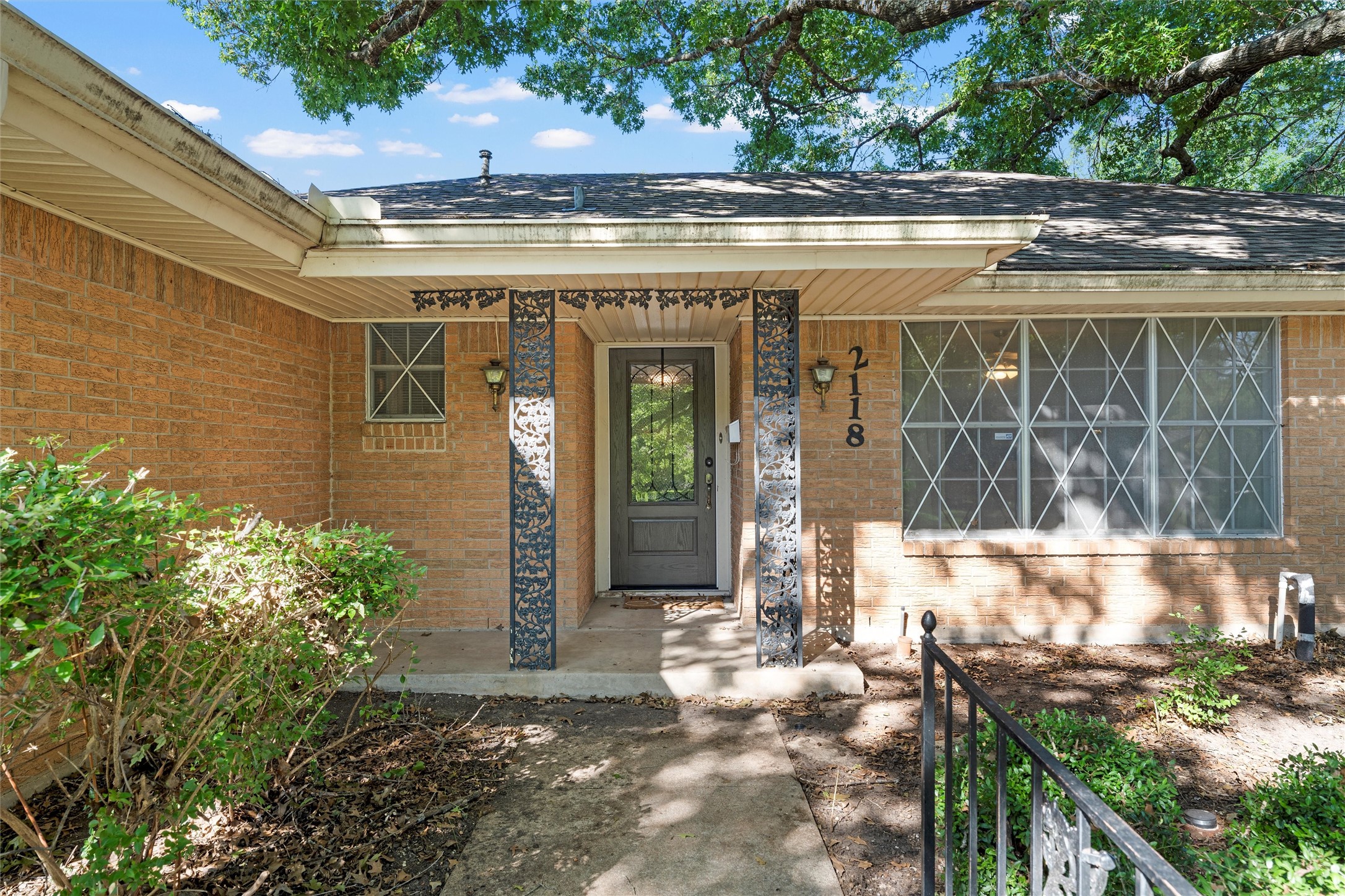 2118 Wooded Acres Drive