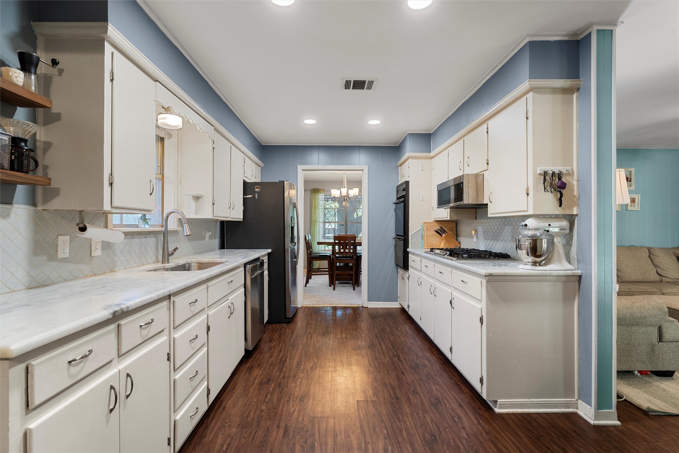 2118 Wooded Acres Drive