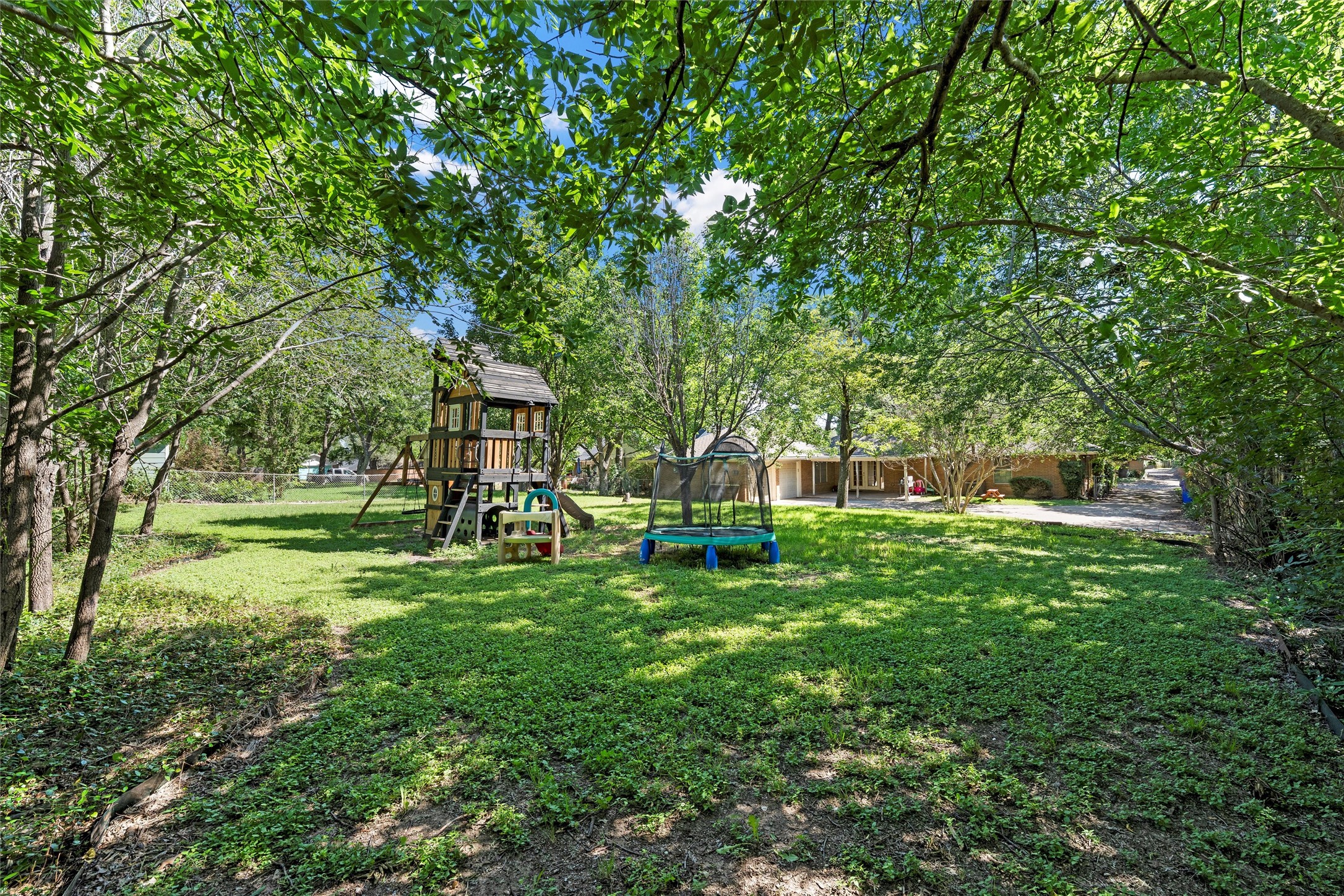 2118 Wooded Acres Drive