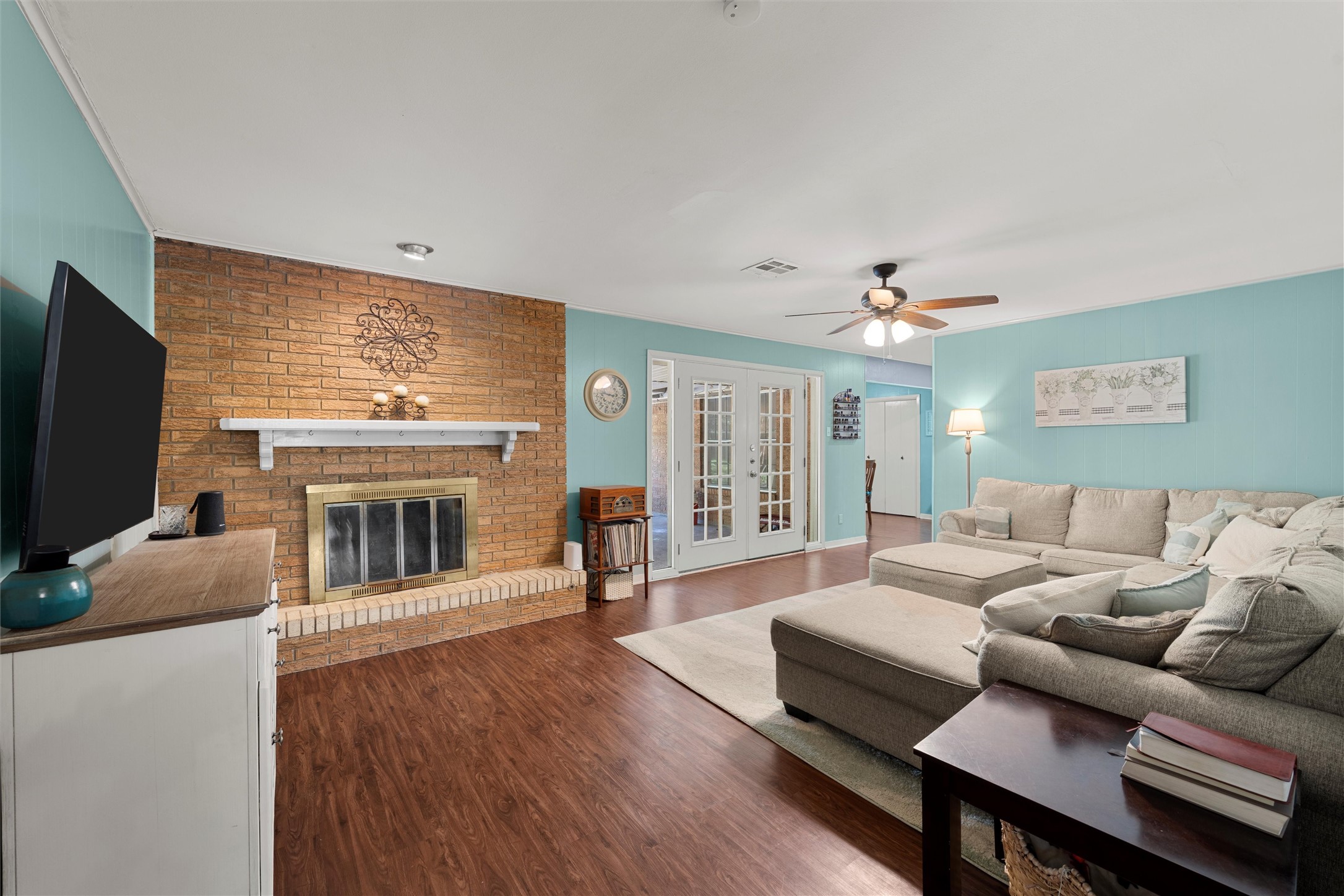 2118 Wooded Acres Drive